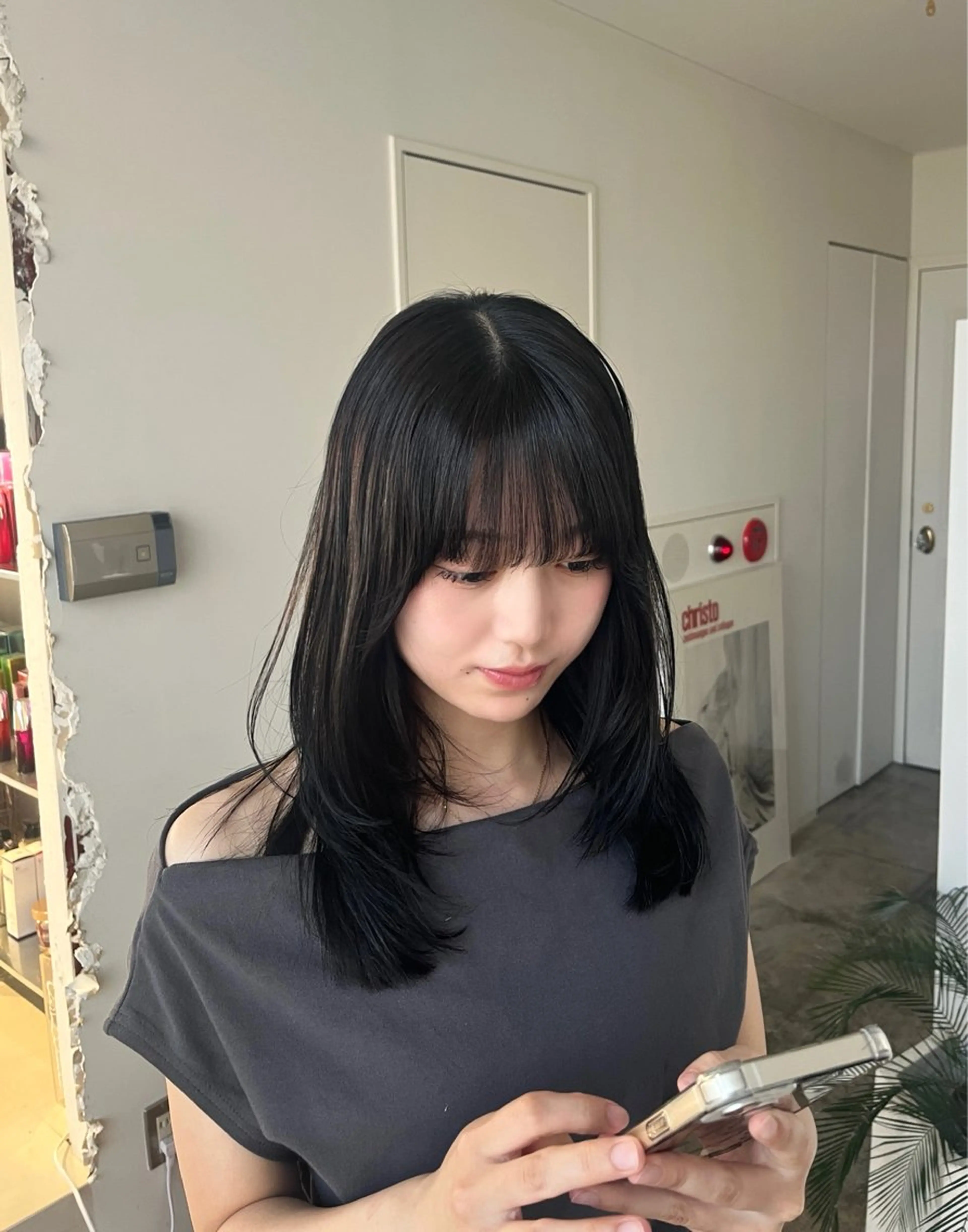 ロング 顔まわりレイヤー レイヤーカット カット ヘアカラー トリートメント Shion/ レイヤー/髪質改善のヘアスタイル