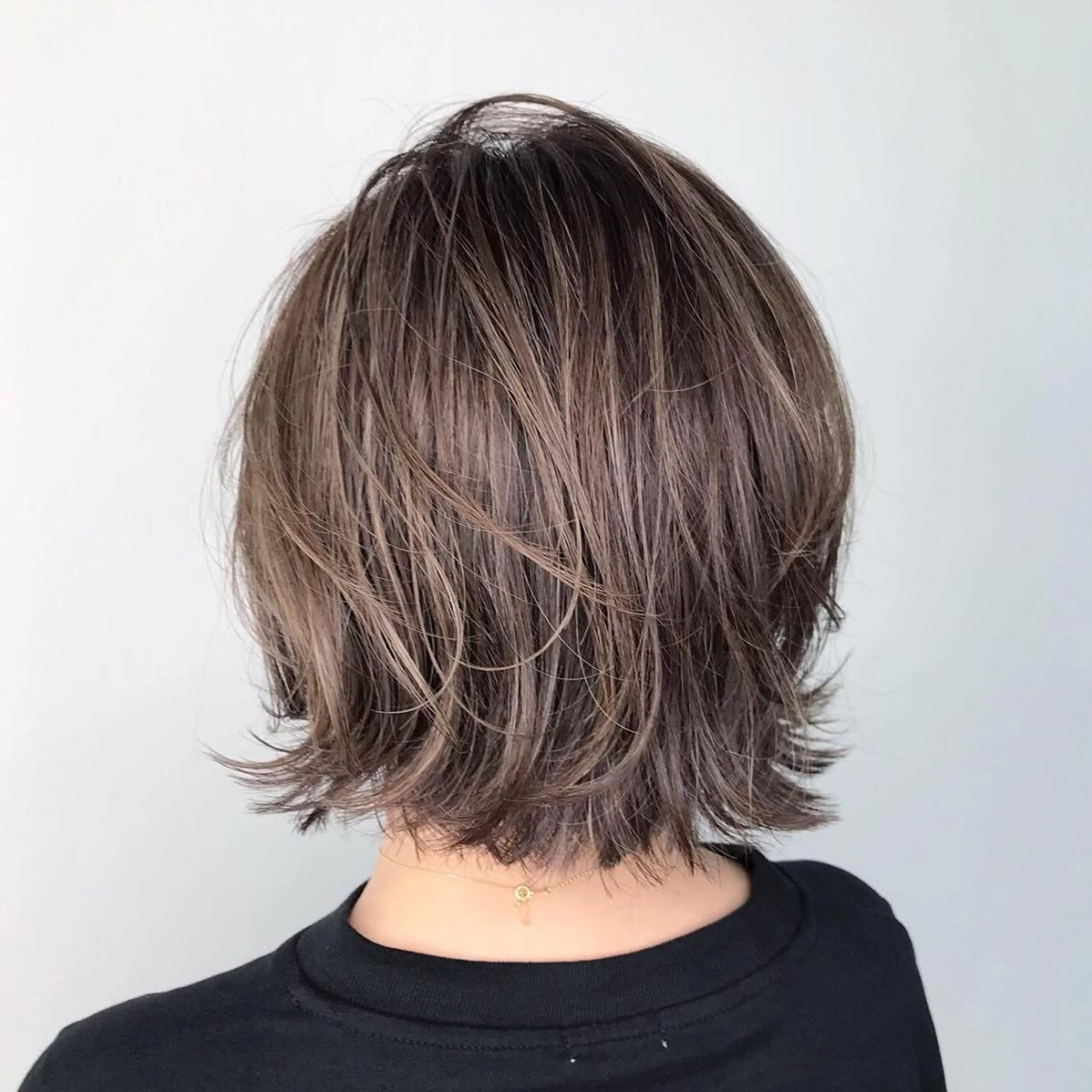ショート カラー ヘアアレンジ アッシュ ベージュカラー グレージュ universe tokyoのヘアスタイル