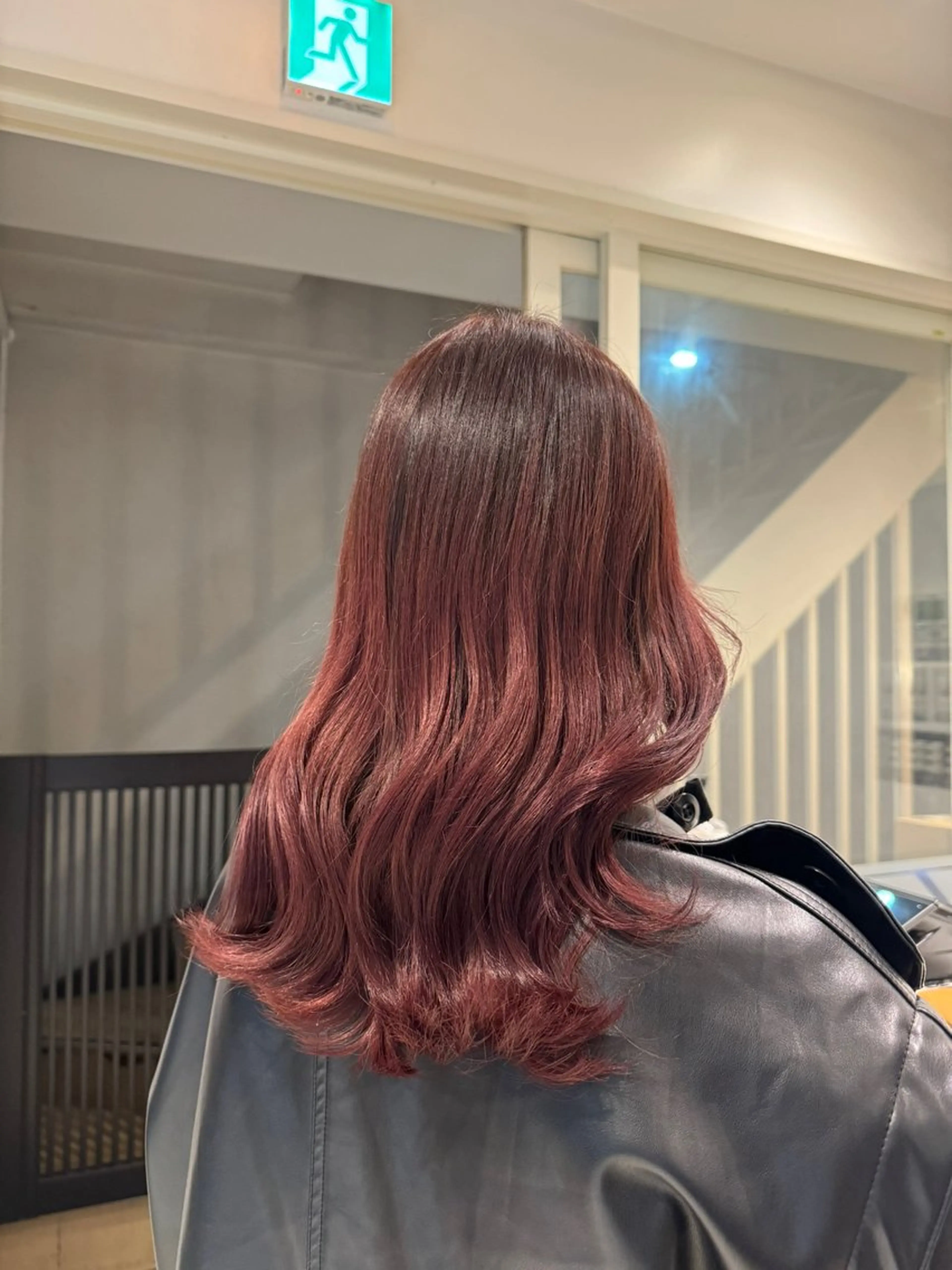 セミロング カラー 🍓URARA 🥀最強ハイトーン❤のヘアスタイル