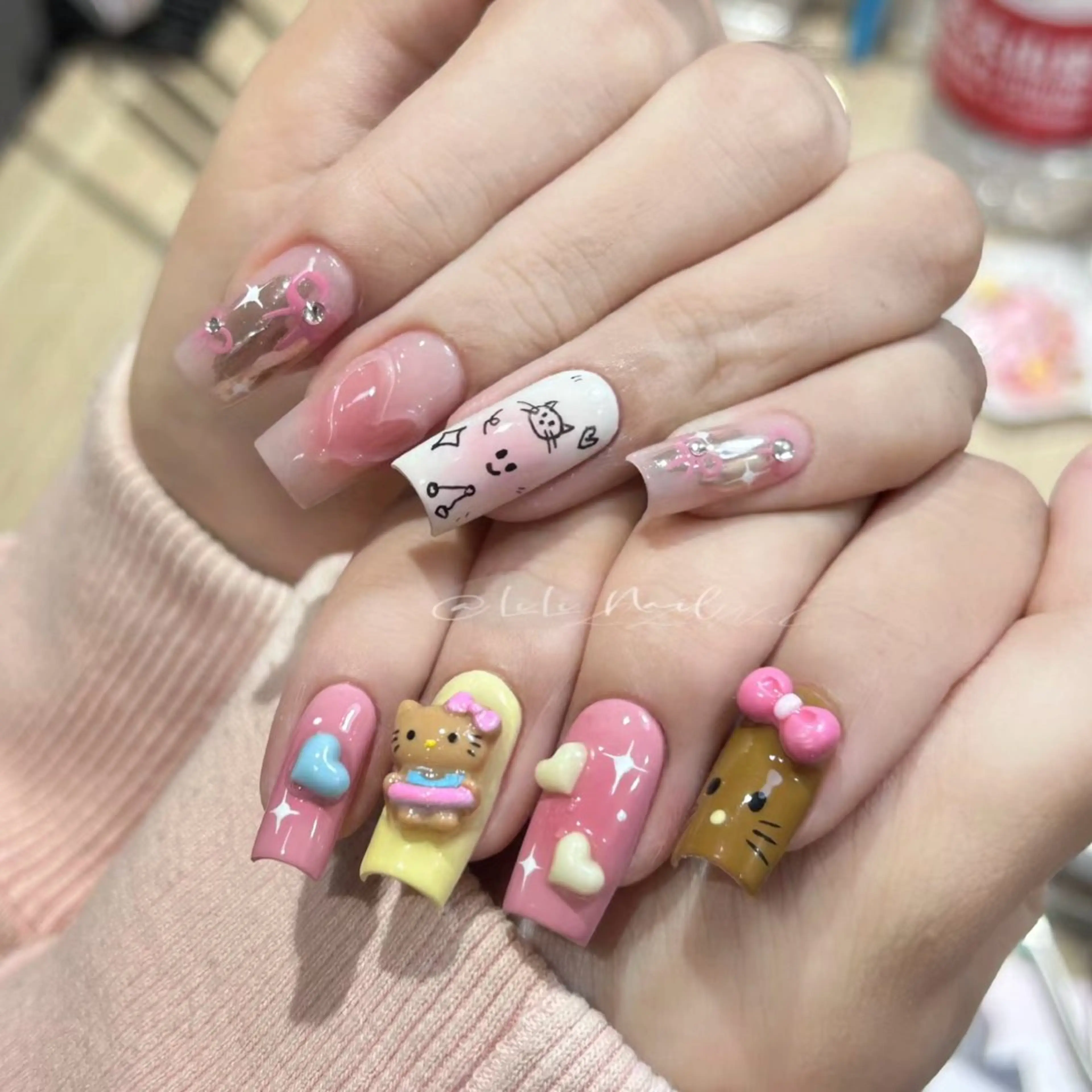 ネイル Hana  NAIL所属・新宿YISInail スカルプ専門店のネイルデザイン