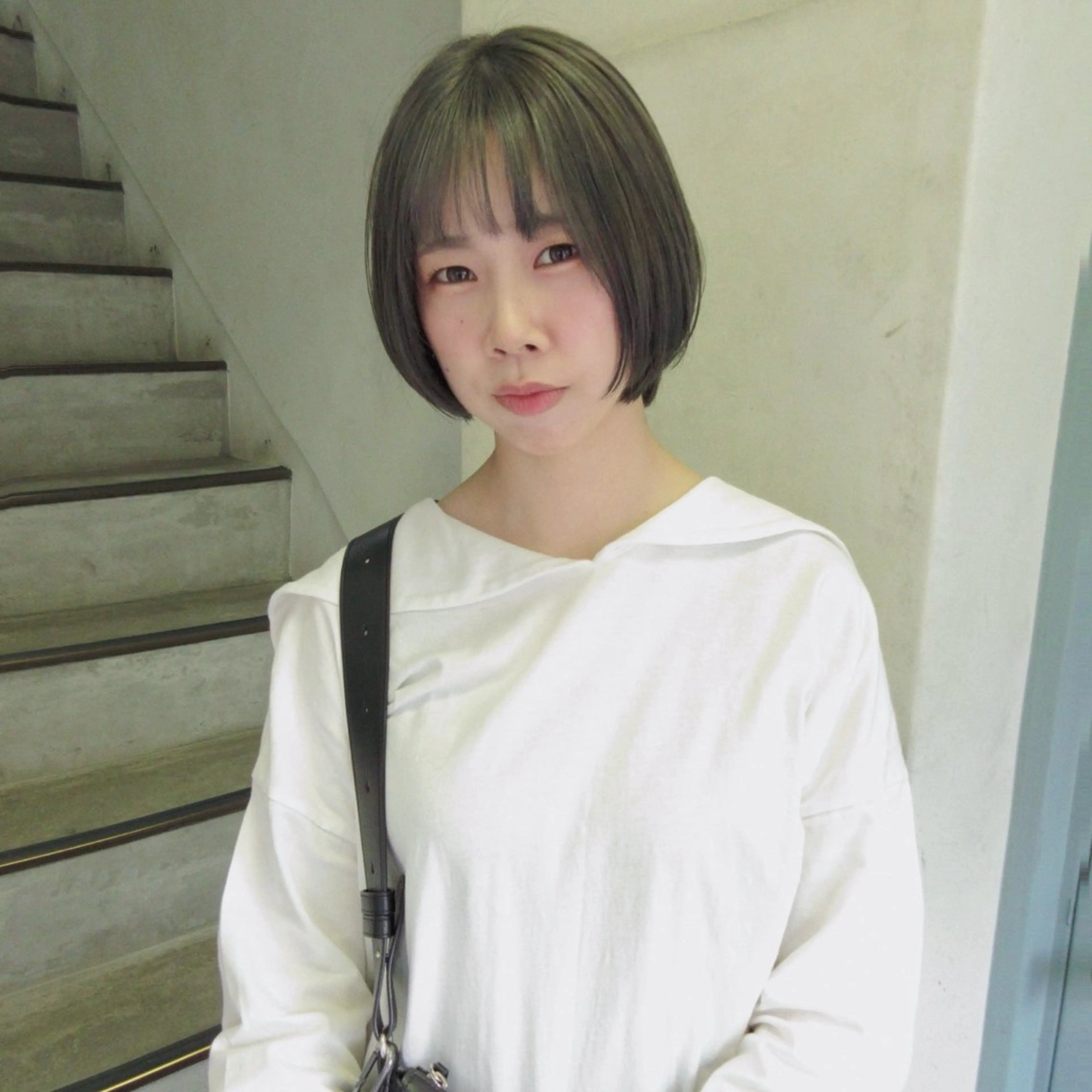 ショート カラー 切りっぱなしボブ ワンレンボブ ショートボブ ブルーカラー ブルーグレー カット ヘアカラー スギヤマ ショウゴのヘアスタイル