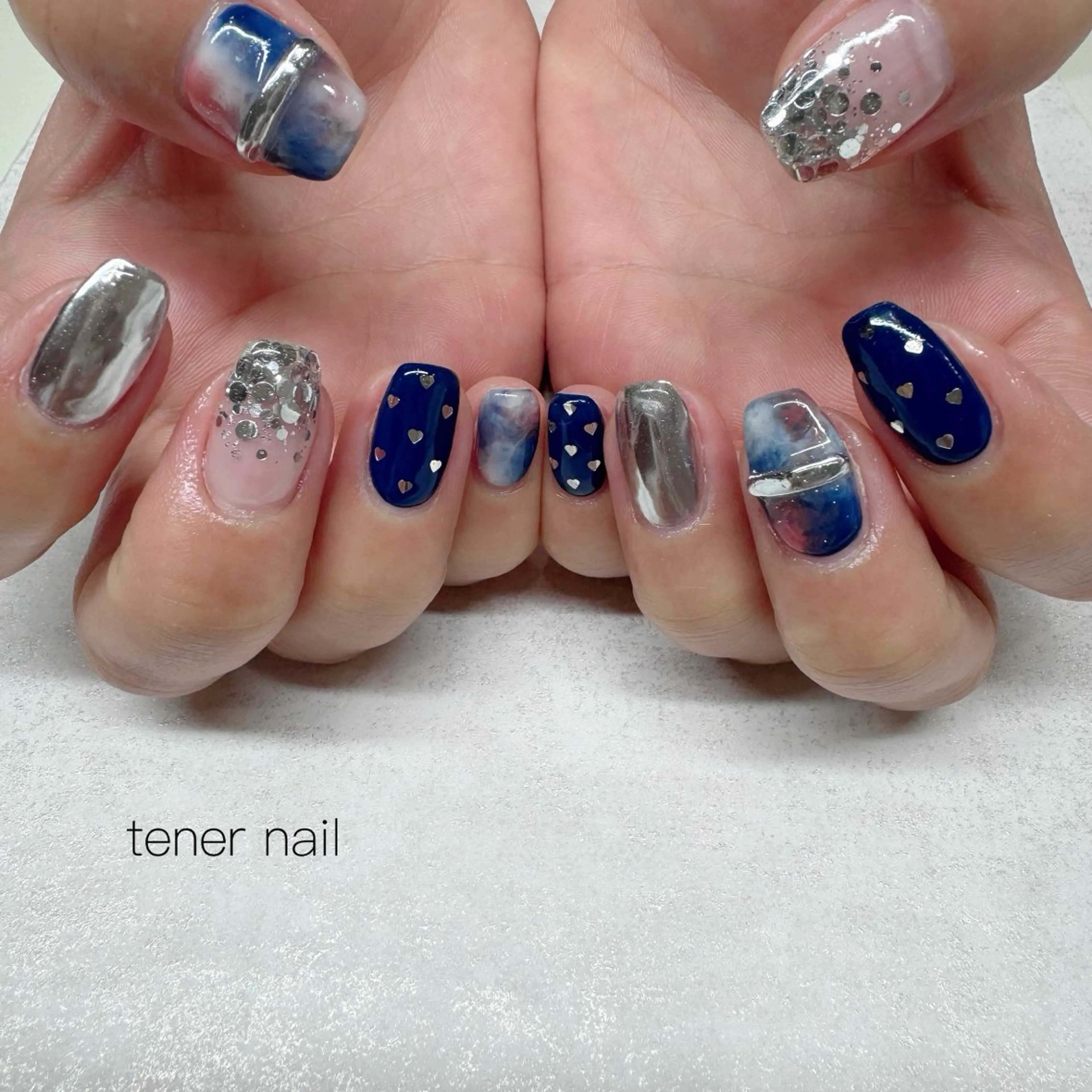 ネイル ネイビー シルバー ハンドネイル tener  nail  テネルネイル所属・テネルネイル tener nailのネイルデザイン