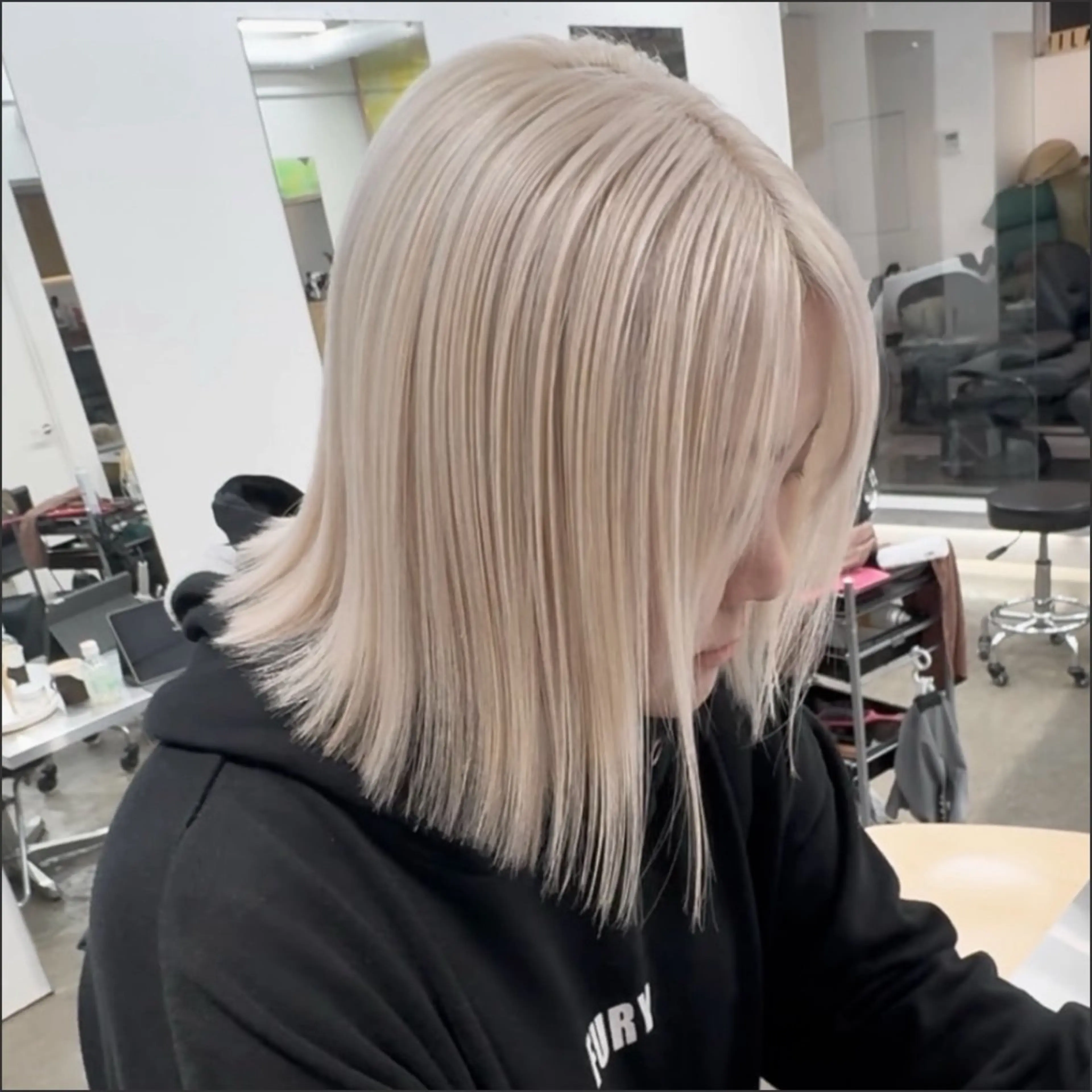ミディアム カラー アディクシーカラー ブリーチ ケアブリーチ イルミナカラー トリートメント ヘアカラー トリートメント 圧倒的なケアブリーチ /髪質改善🩵松田のヘアスタイル