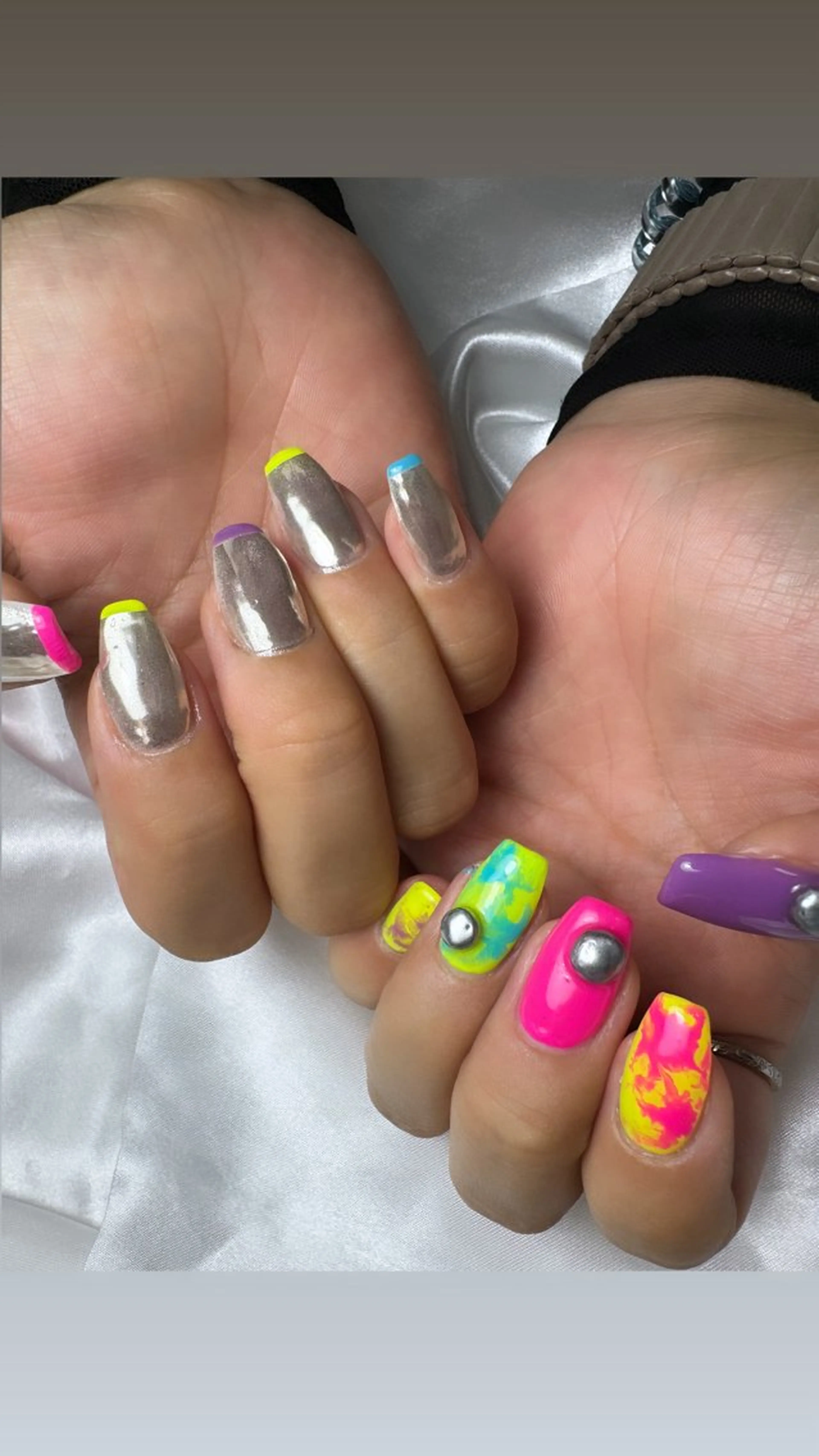 ネイル ジェルネイル 大理石ネイル(マーブル) ミラーネイル 持ち込み パラジェル ハンドネイル flowers nailのネイルデザイン