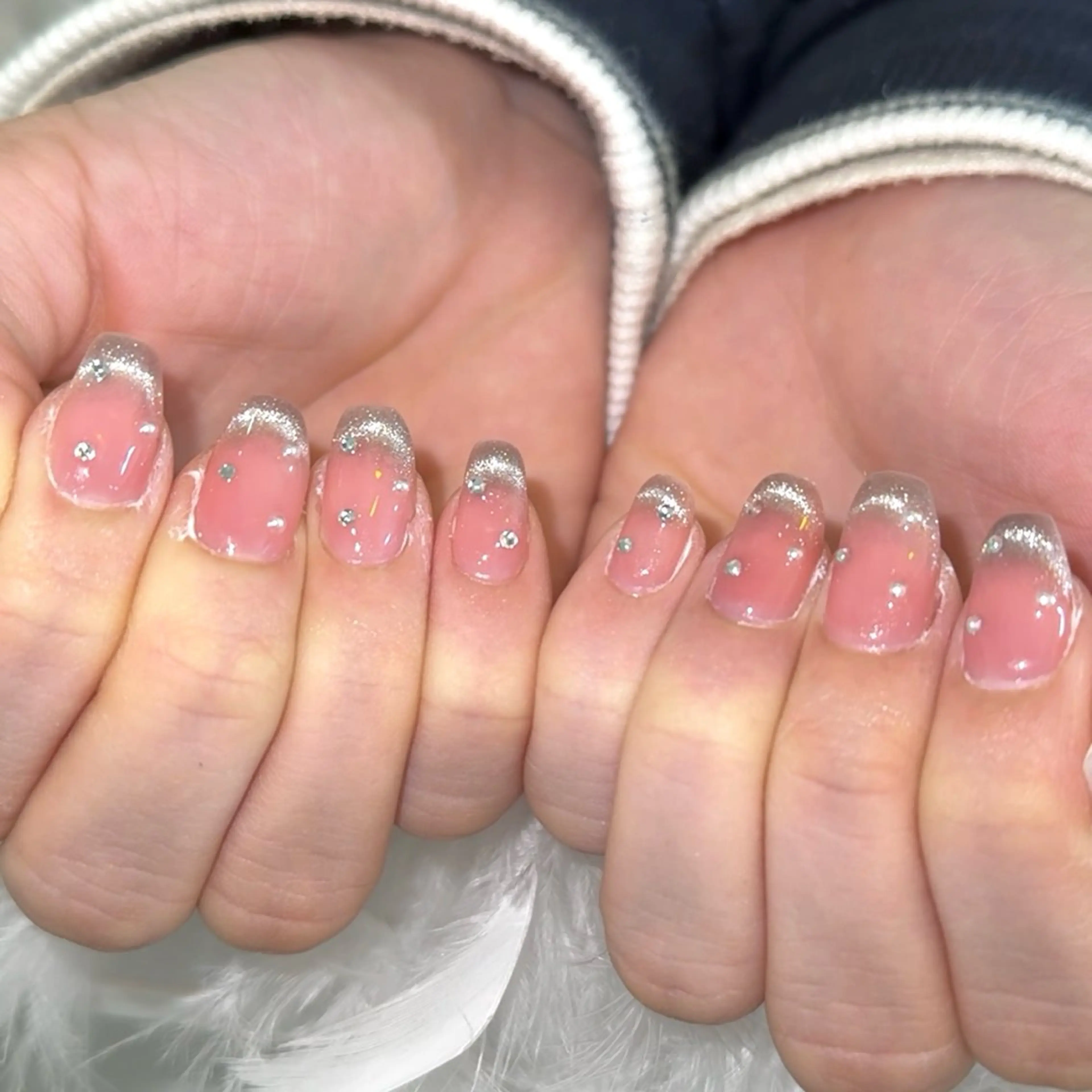 ネイル アートネイル オーロラネイル ガーリー キラキラネイル 韓国ネイル Yuki 🍁のネイルデザイン