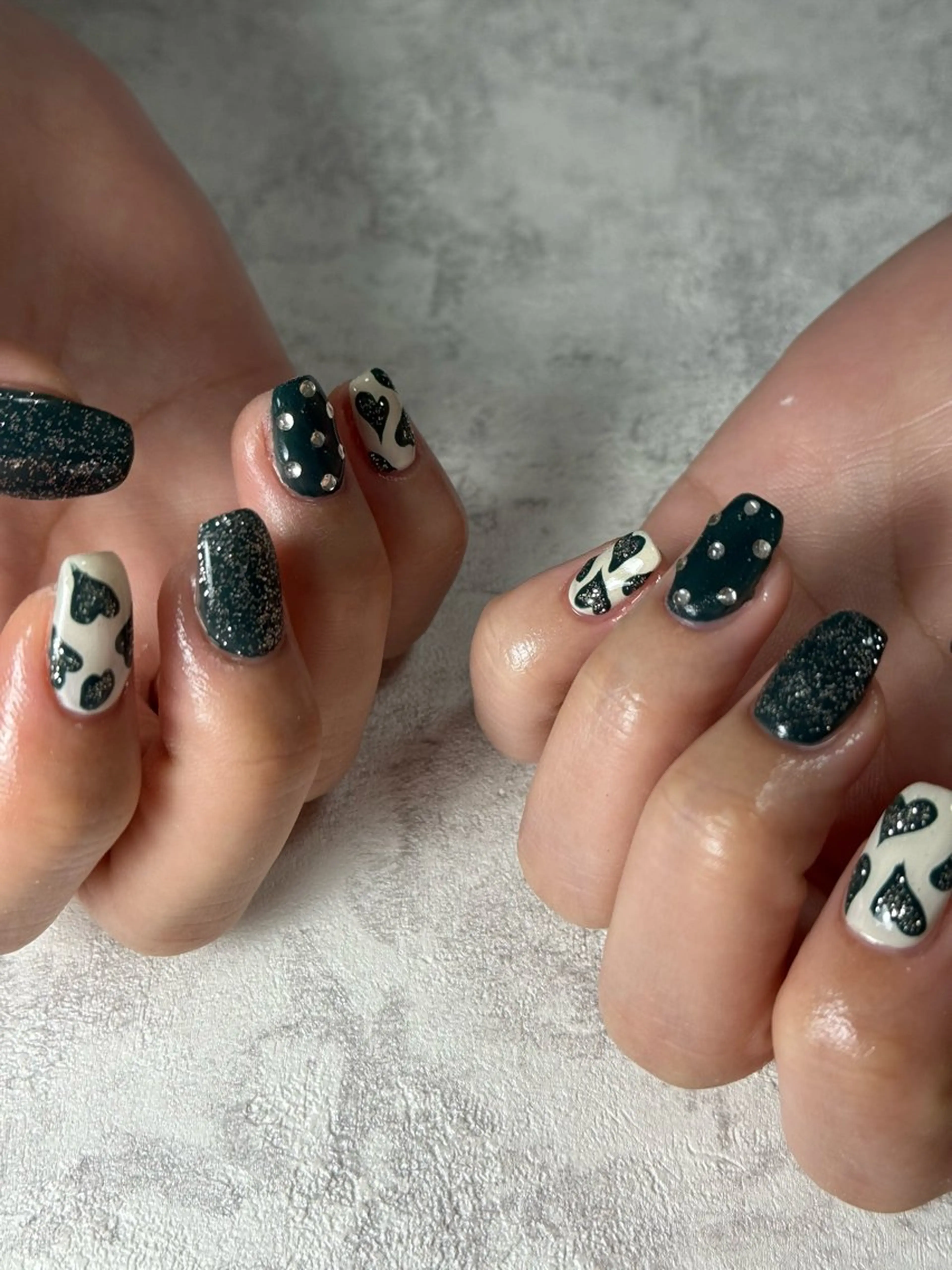 ネイル ジェルネイル ガーリー グリーン ハート ラメ(グリッター) ハンドネイル flowers nailのネイルデザイン