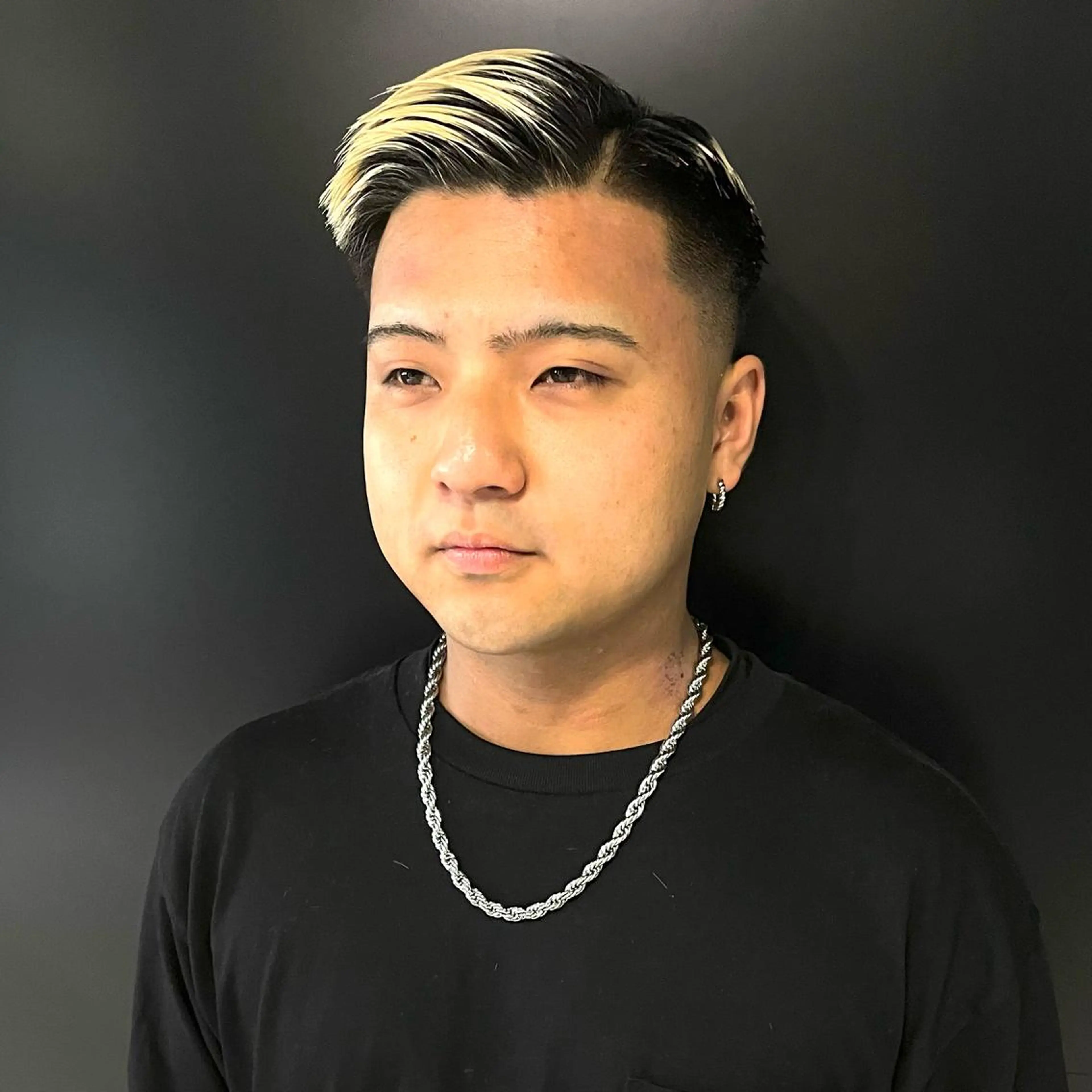 ショート メンズ フェードカット 七三 スキンフェード カット ヘアセット スパイキーショート アメ村【戸兵吏駒】のヘアスタイル