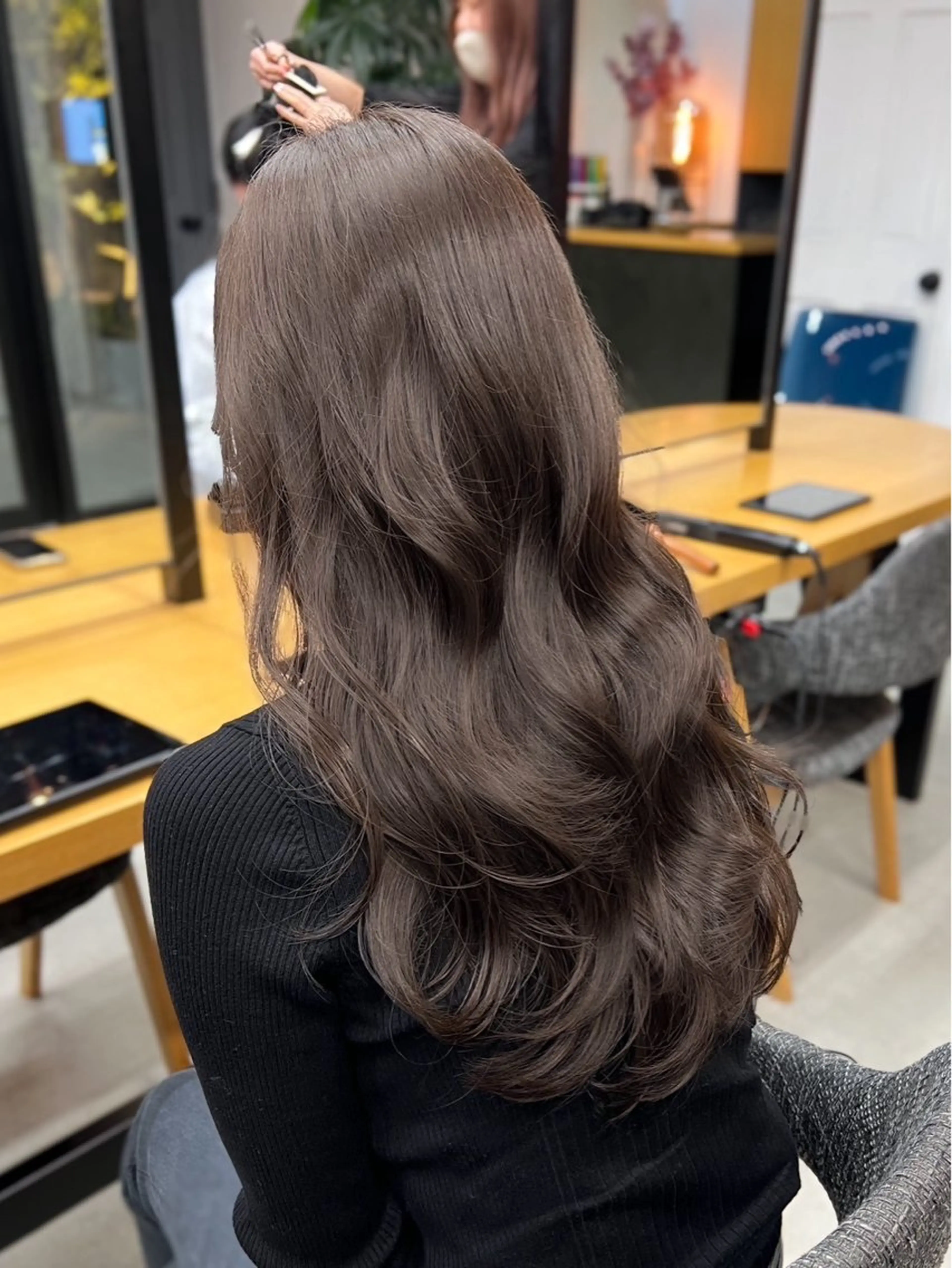 セミロング カラー ブリーチ 透明感カラー ブリーチなしカラー カット ヘアカラー トリートメント HAVANA所属・レイヤーカット 似合わせカラーりきやのヘアスタイル