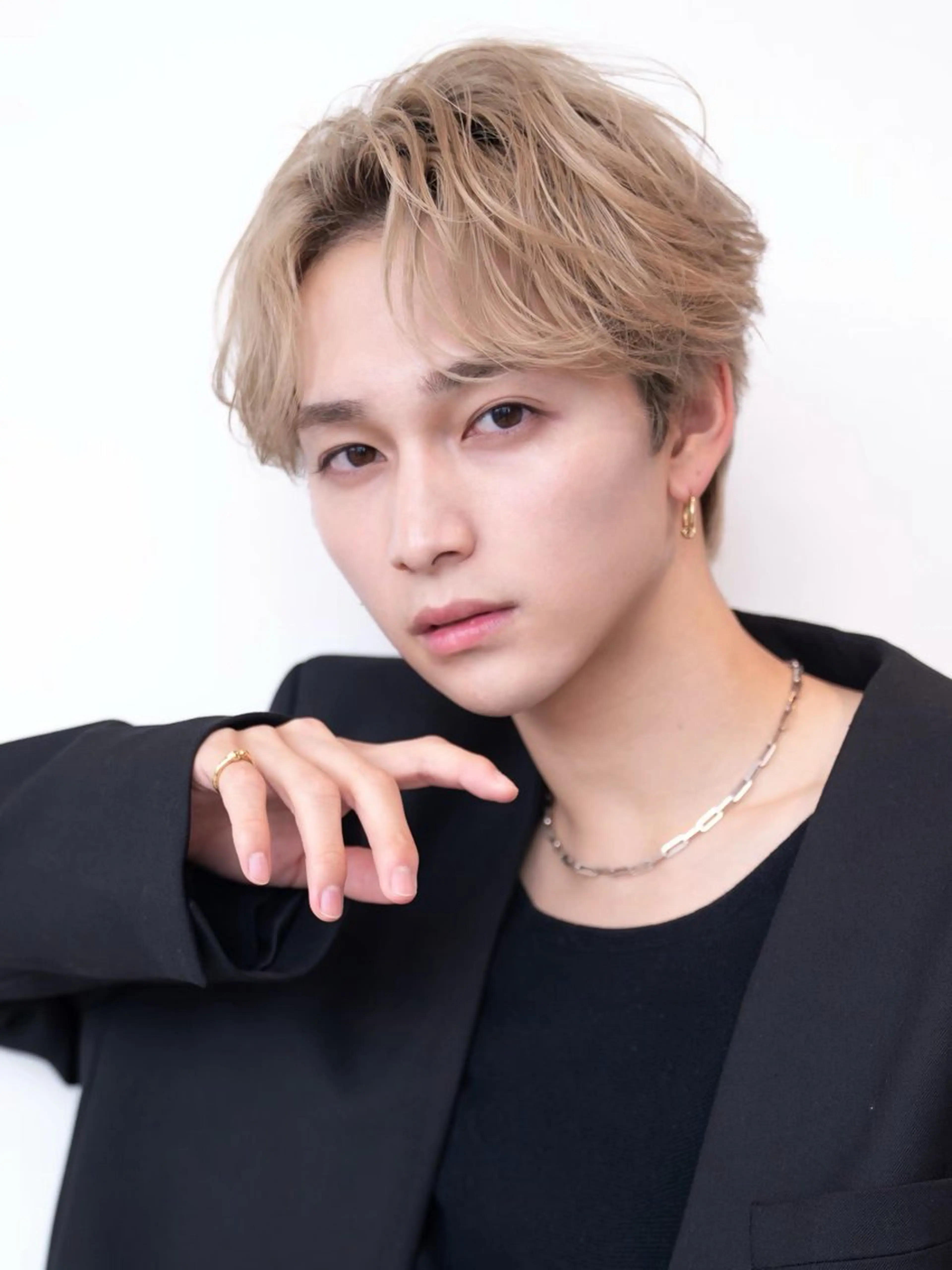 ⭐️【1日1名限定】⭐️ケアブリーチ✖️メンズカット✂️✖️2STEPトリートメント☘️プチヘッドスパ付き‼️の写真
