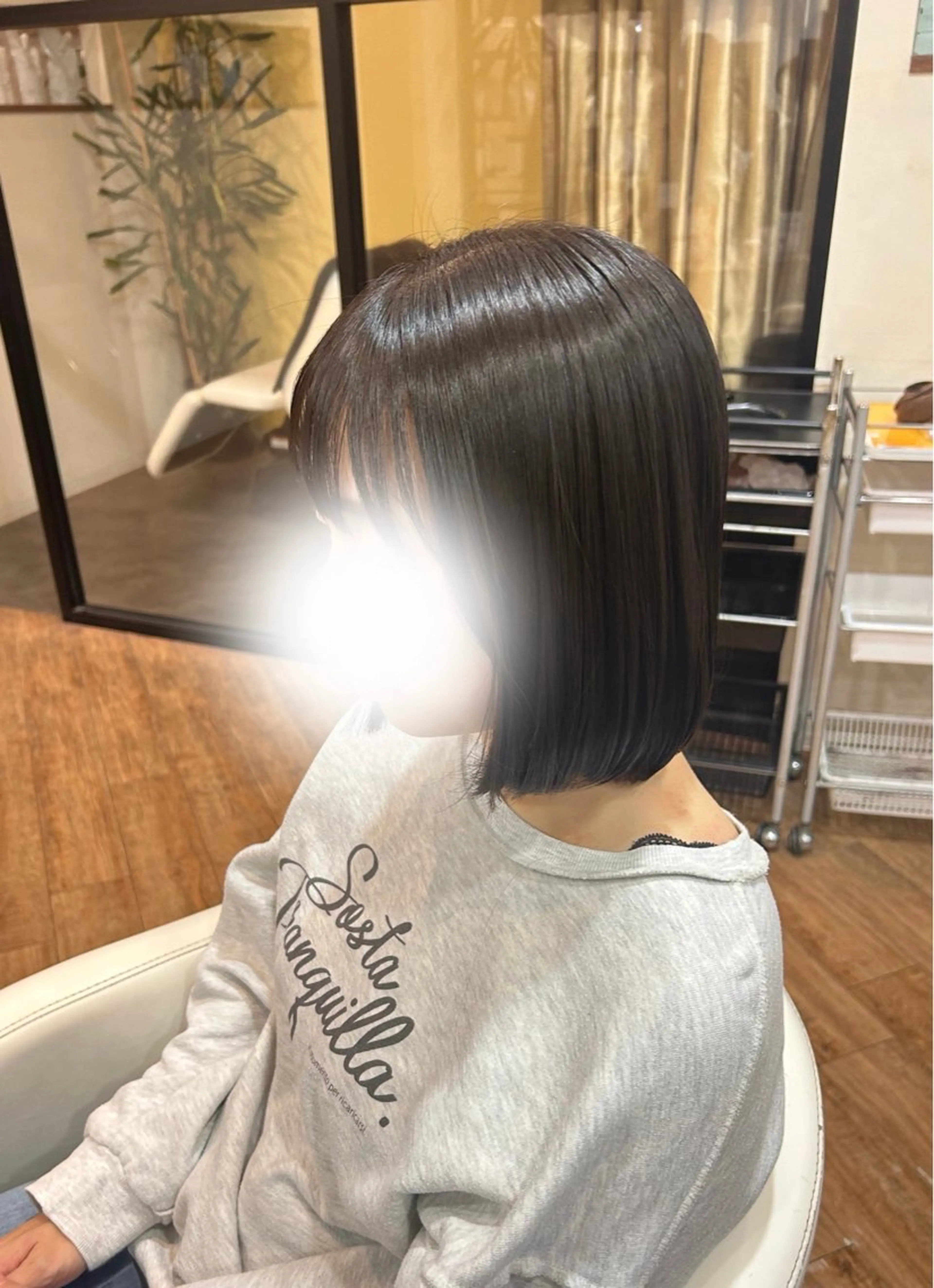 ミディアム カット 水木 里咲のヘアスタイル