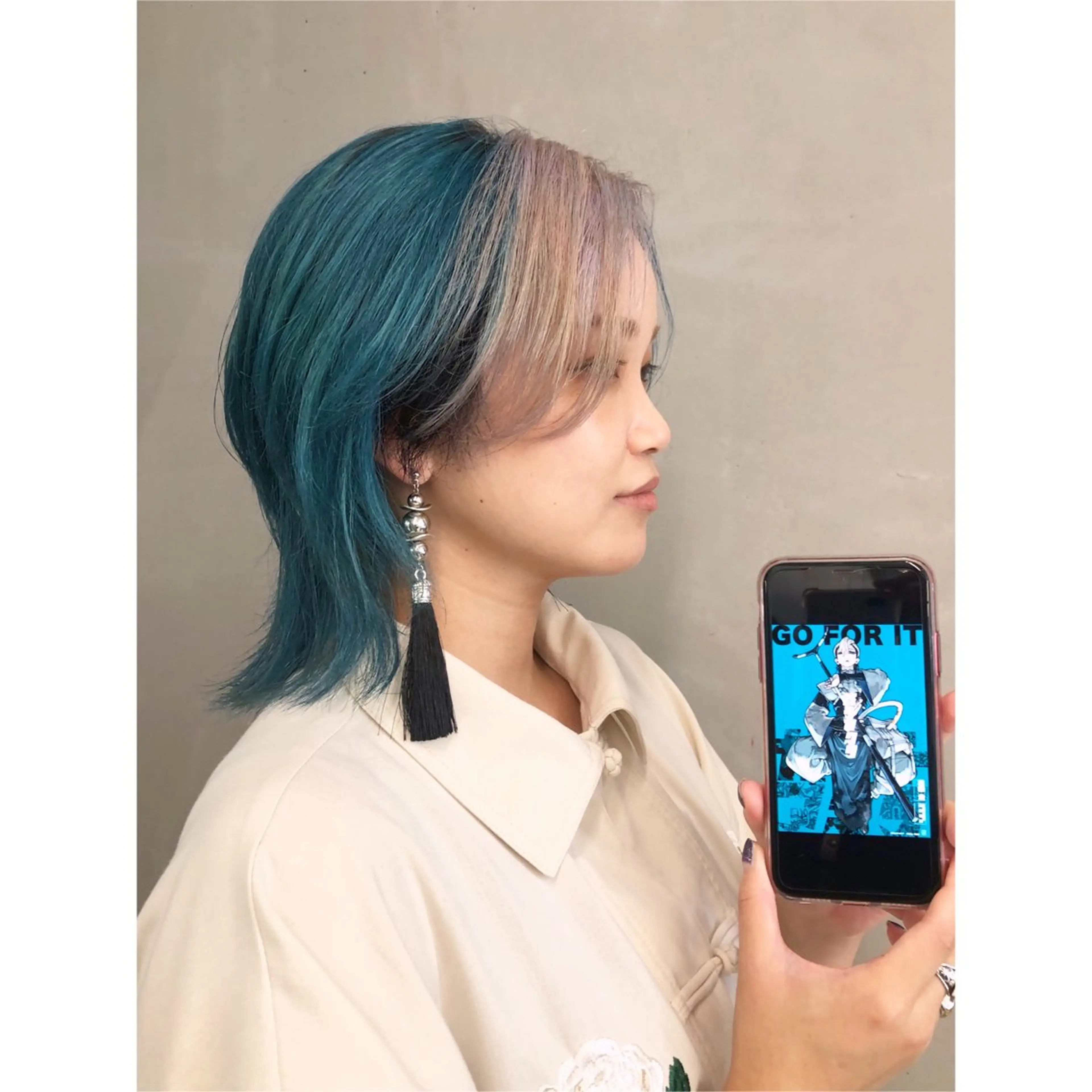 ショート カラー ブリーチ ブルーカラー 推しカラー✨ オタク美容師ユウカのヘアスタイル