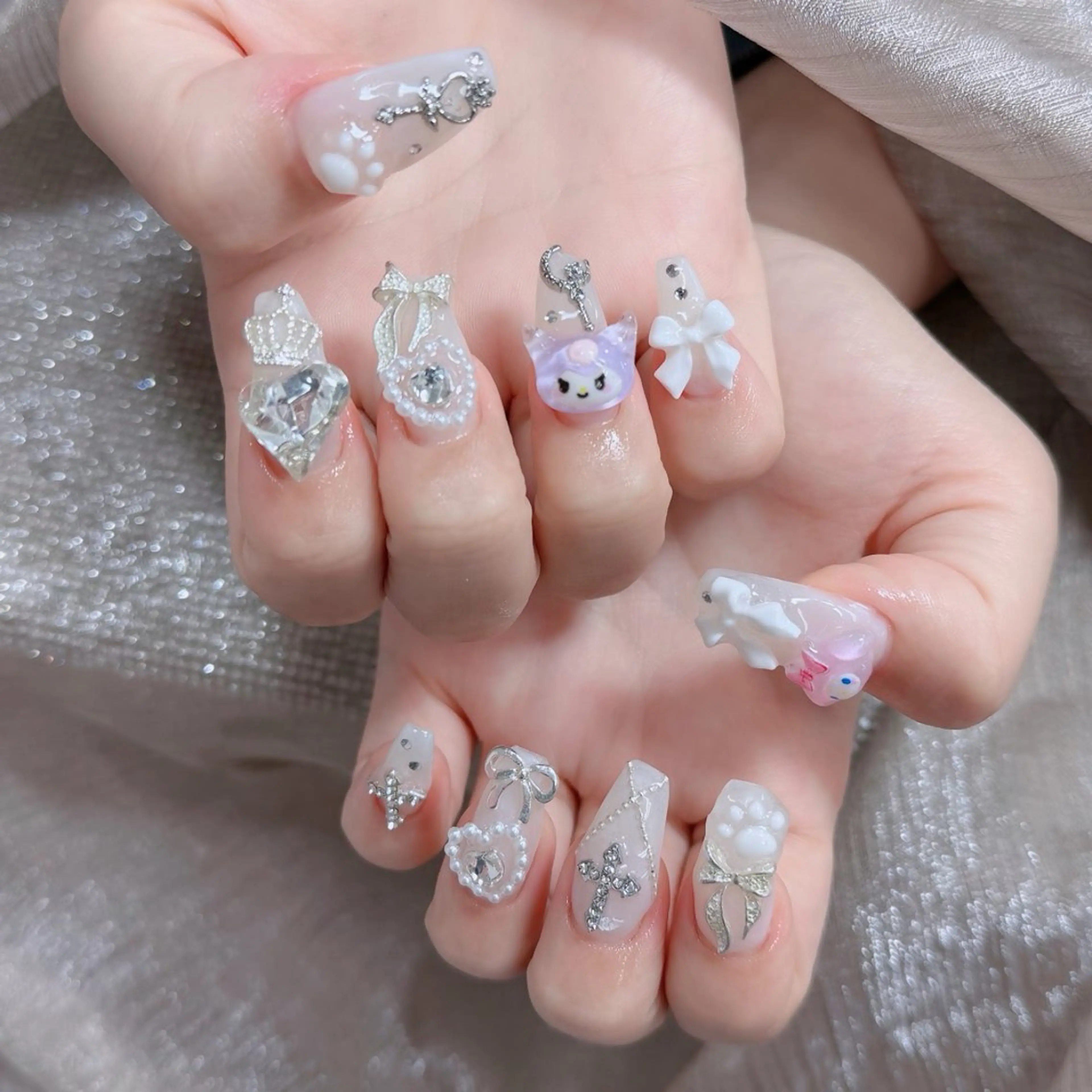 ネイル フレンチネイル ジェルネイル ガラスフレンチ ハロウィン ハート ハンドネイル H.baby nail所属・H.baby Nail Salonのネイルデザイン