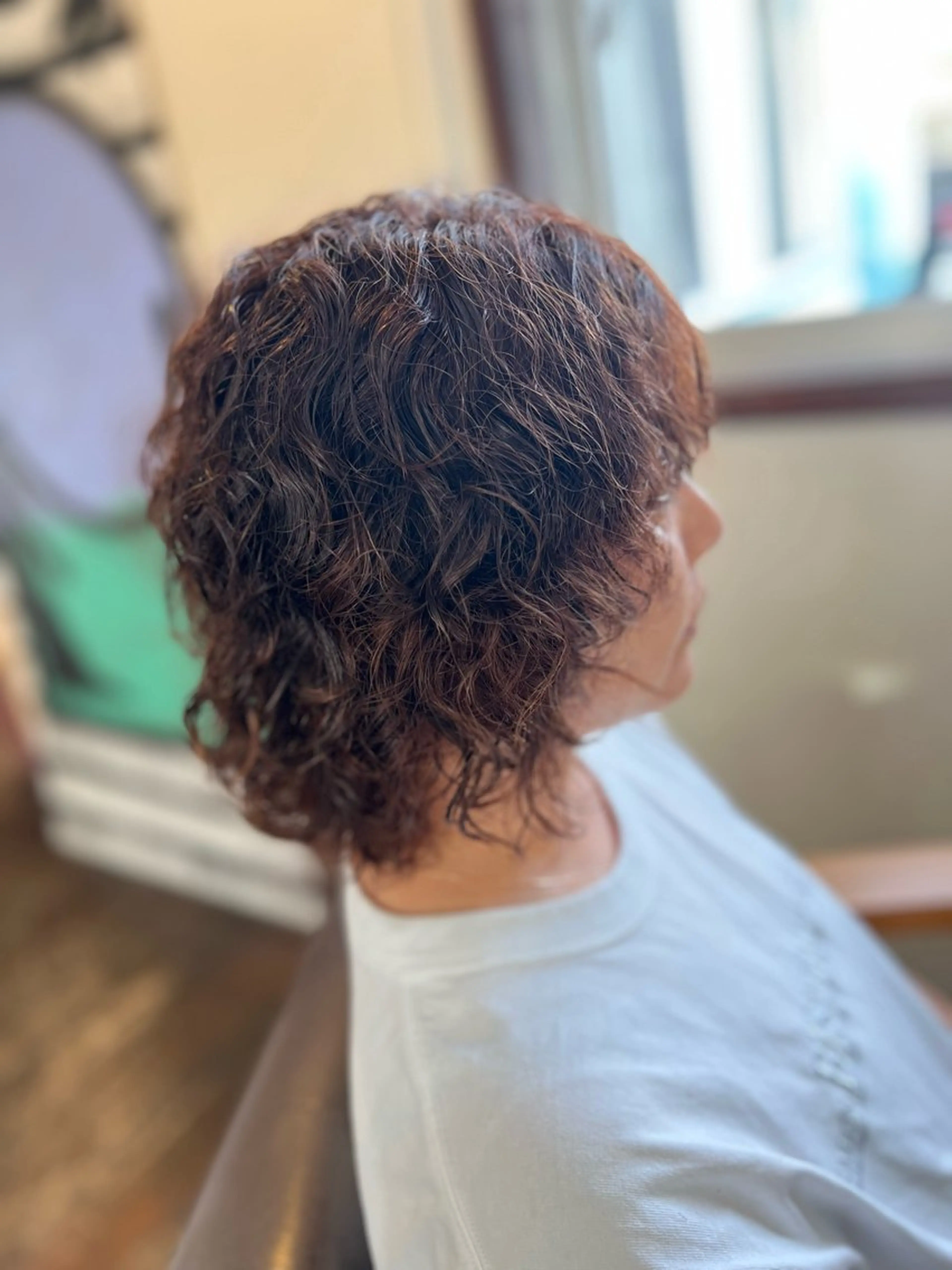 ミディアム カラー ミディアムパーマ イルミナカラー 伸ばしかけ トリートメント ウルフカット カット ヘアカラー パーマ Style Tのヘアスタイル