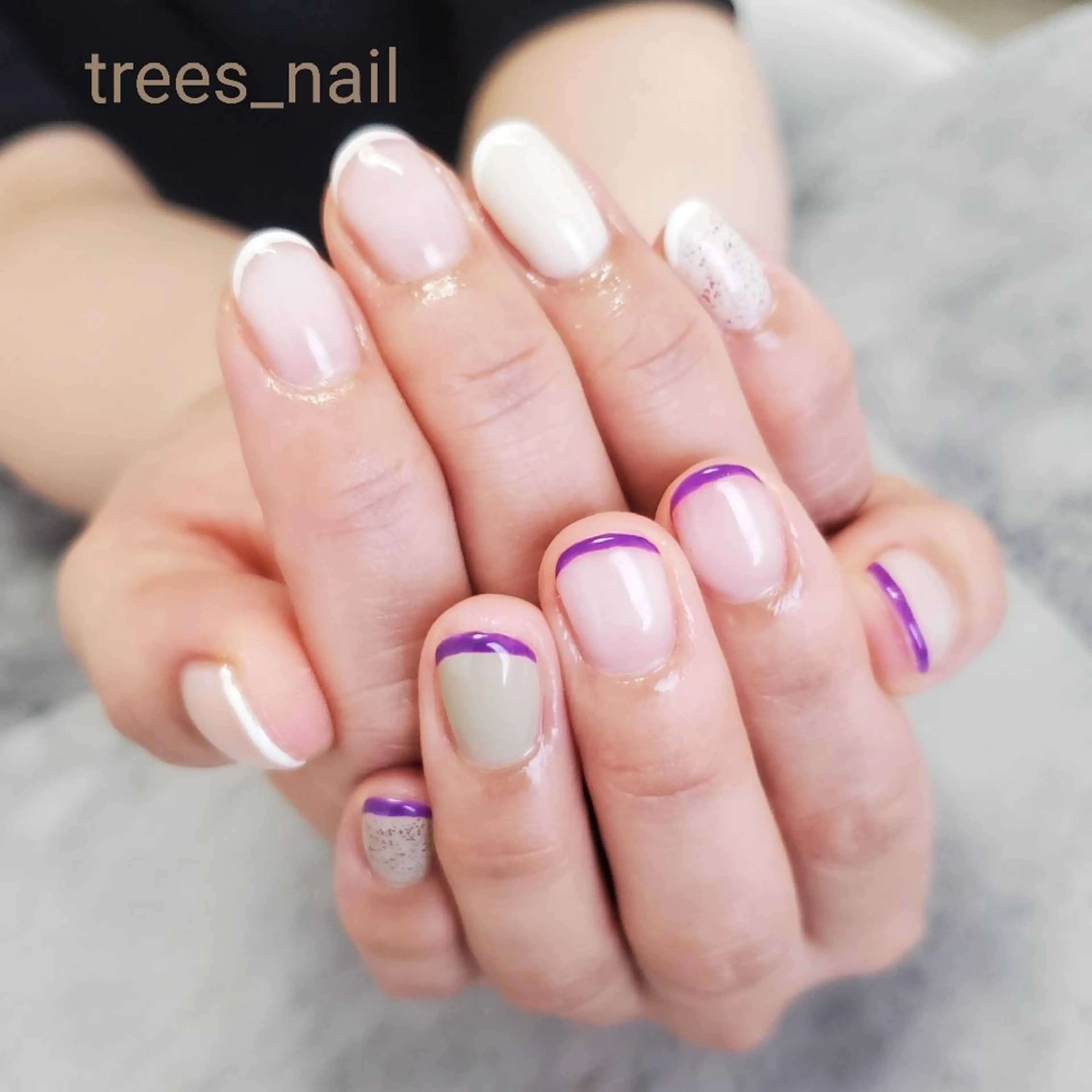 ネイル フレンチネイル ラメ(グリッター) パープル 赤色 ハンドネイル フットネイル trees_ nailのネイルデザイン