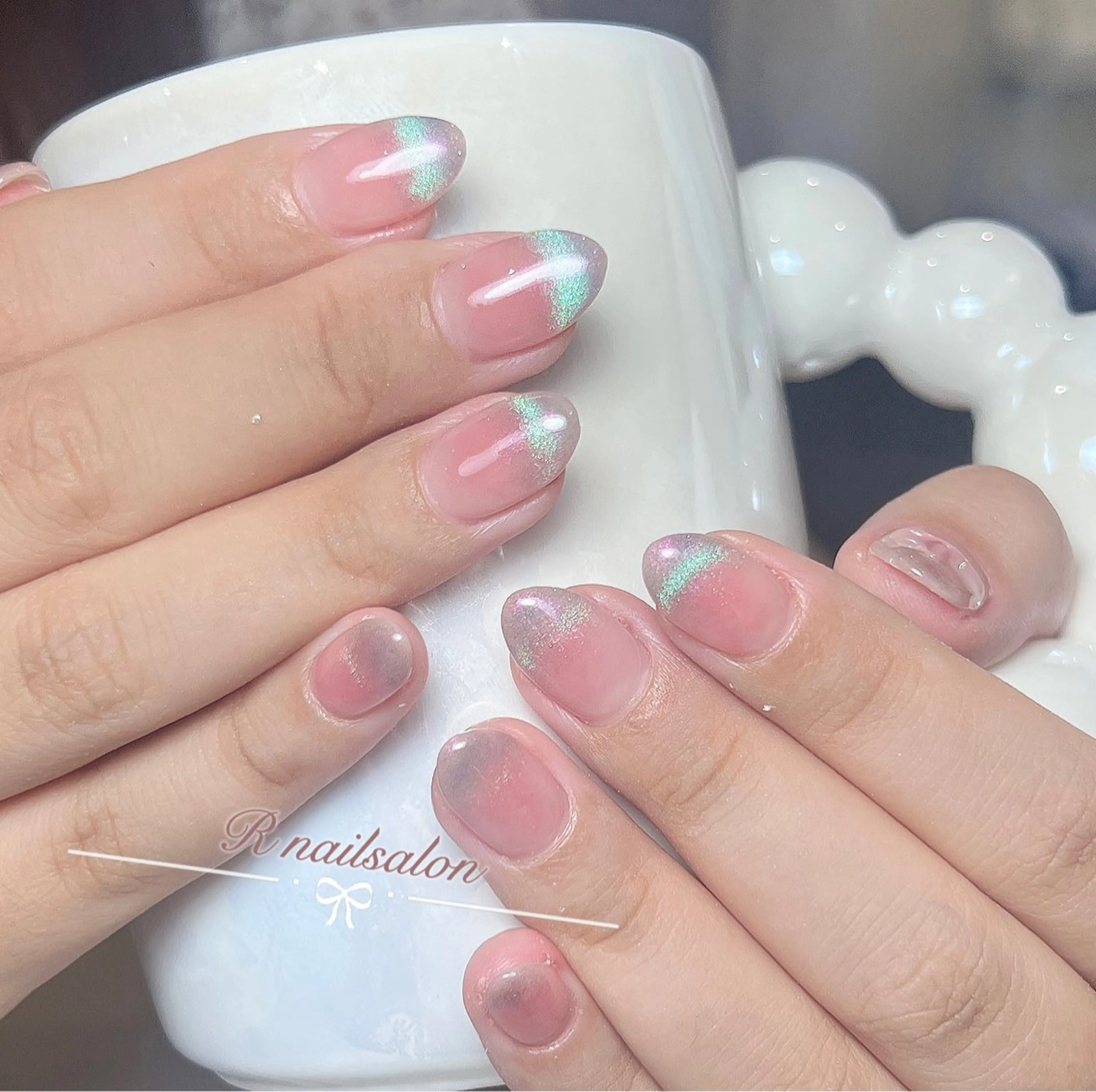 ミディアム R NAILSALONのネイルデザイン