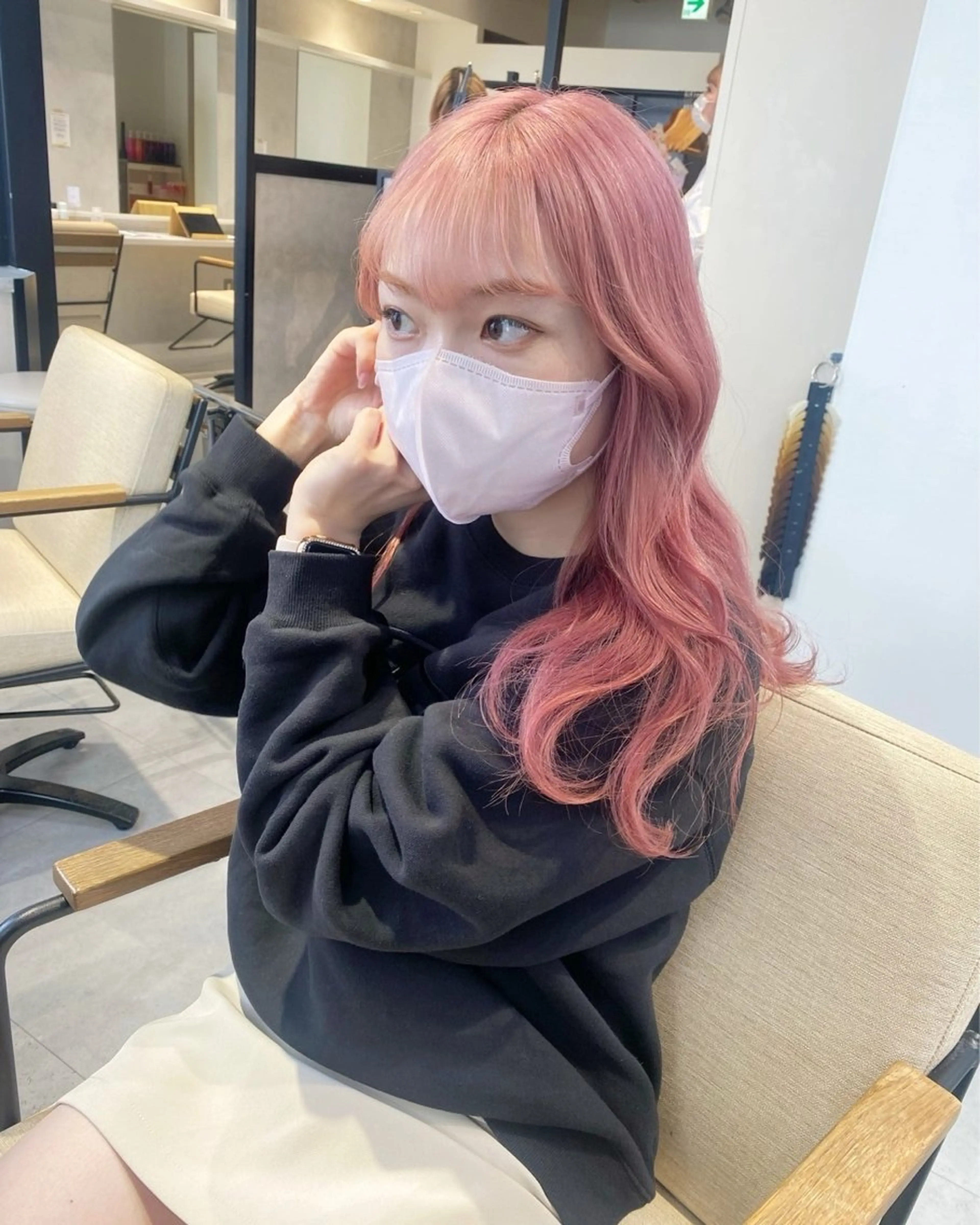 セミロング カラー ハイトーンカラー ピンクカラー ホワイトピンク ayaka🫧 中明度カラーのヘアスタイル