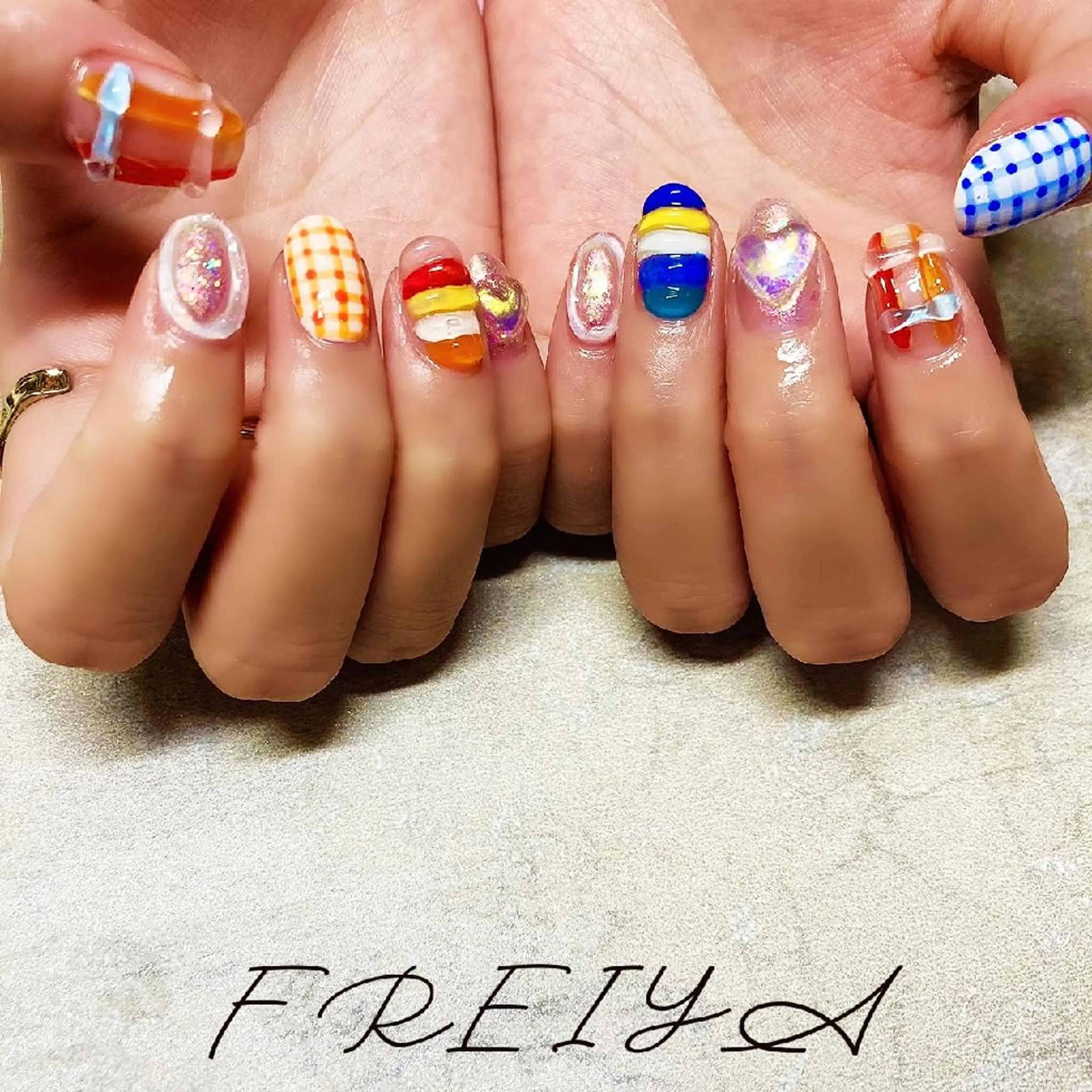 ネイル FREIYA所属・FREIYA マツエク、ネイルの眉毛・アイブロウイメージ