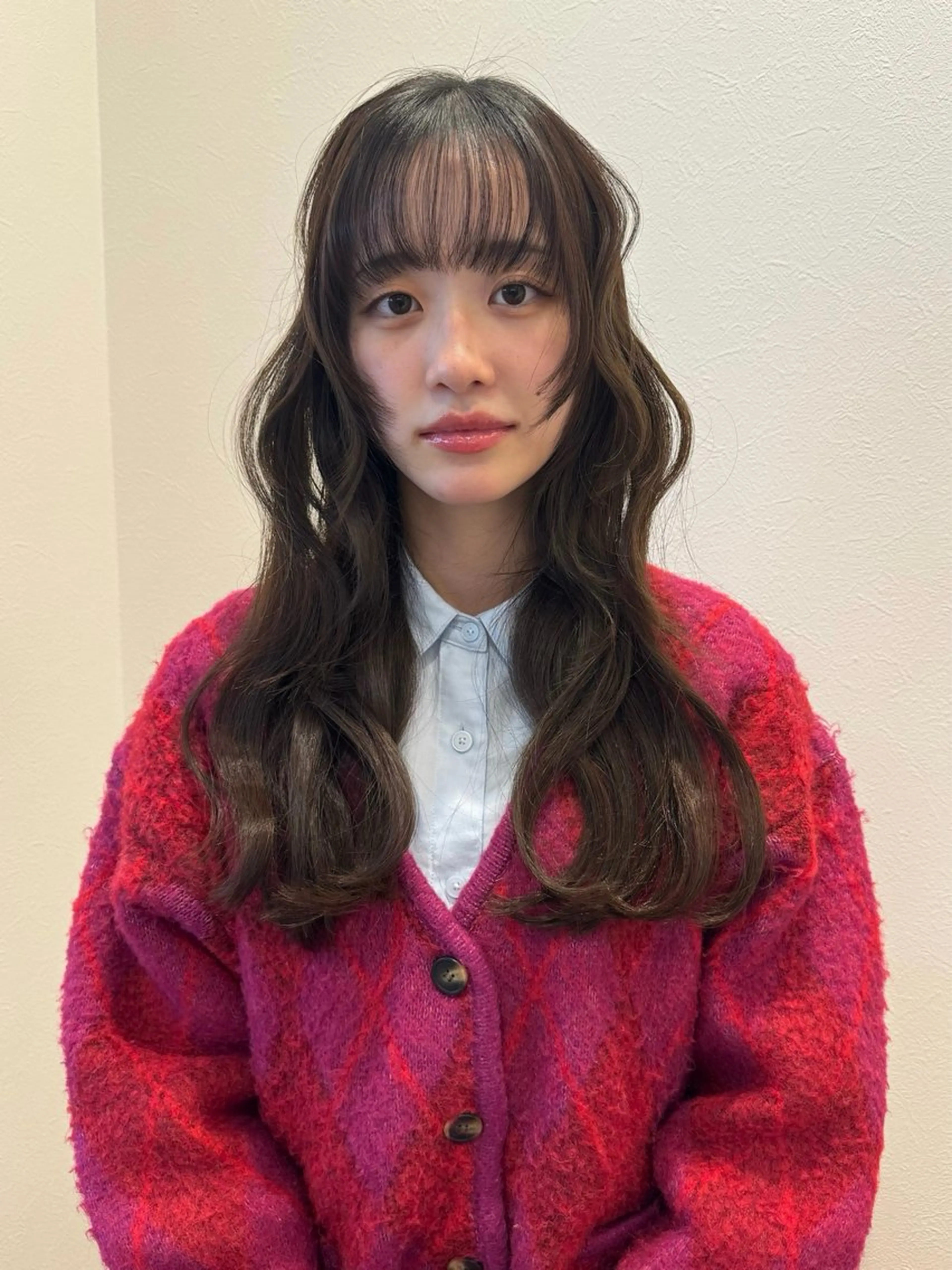 セミロング カラー オリーブカラー 顔まわりレイヤー 顔周りカット レイヤーカット ofF élua所属・もりしま あやかのヘアスタイル