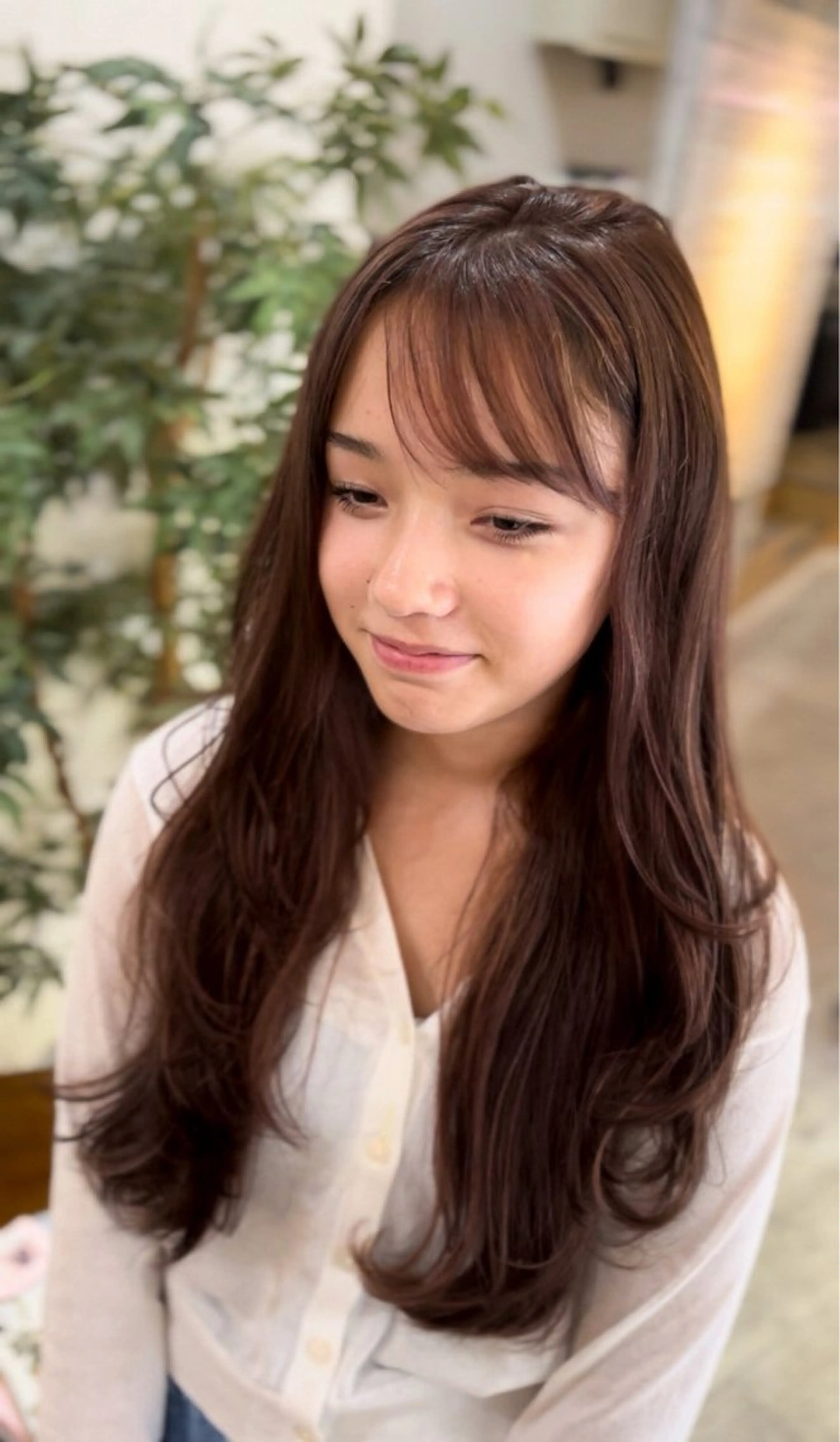 ロング ピンクブラウン レイヤーカット ヘアカラー 飯星慧斗 /ブリーチ、縮毛矯正のヘアスタイル