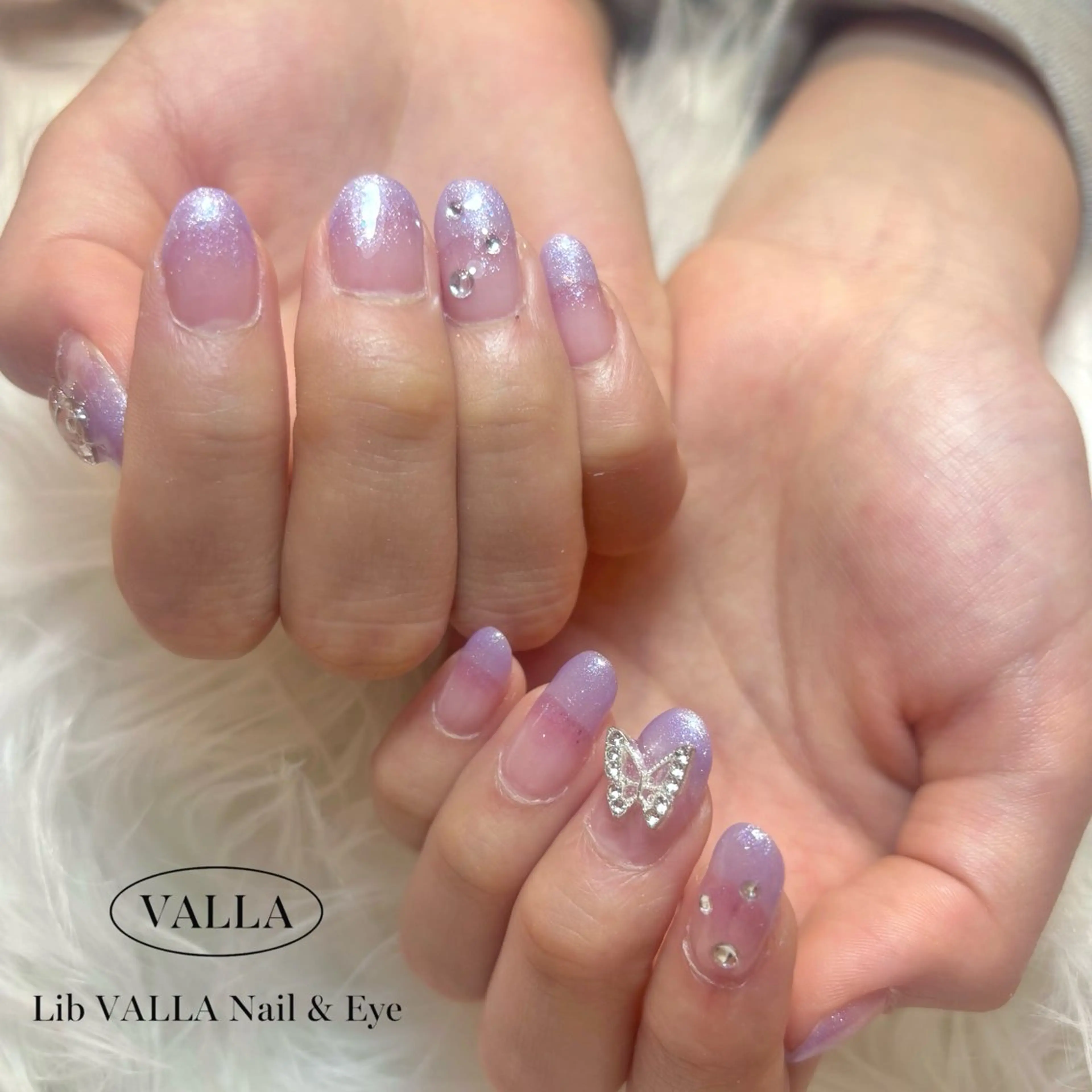 ネイル グラデーション ハンドネイル LIB VALLA Yuri🍭🖤のネイルデザイン