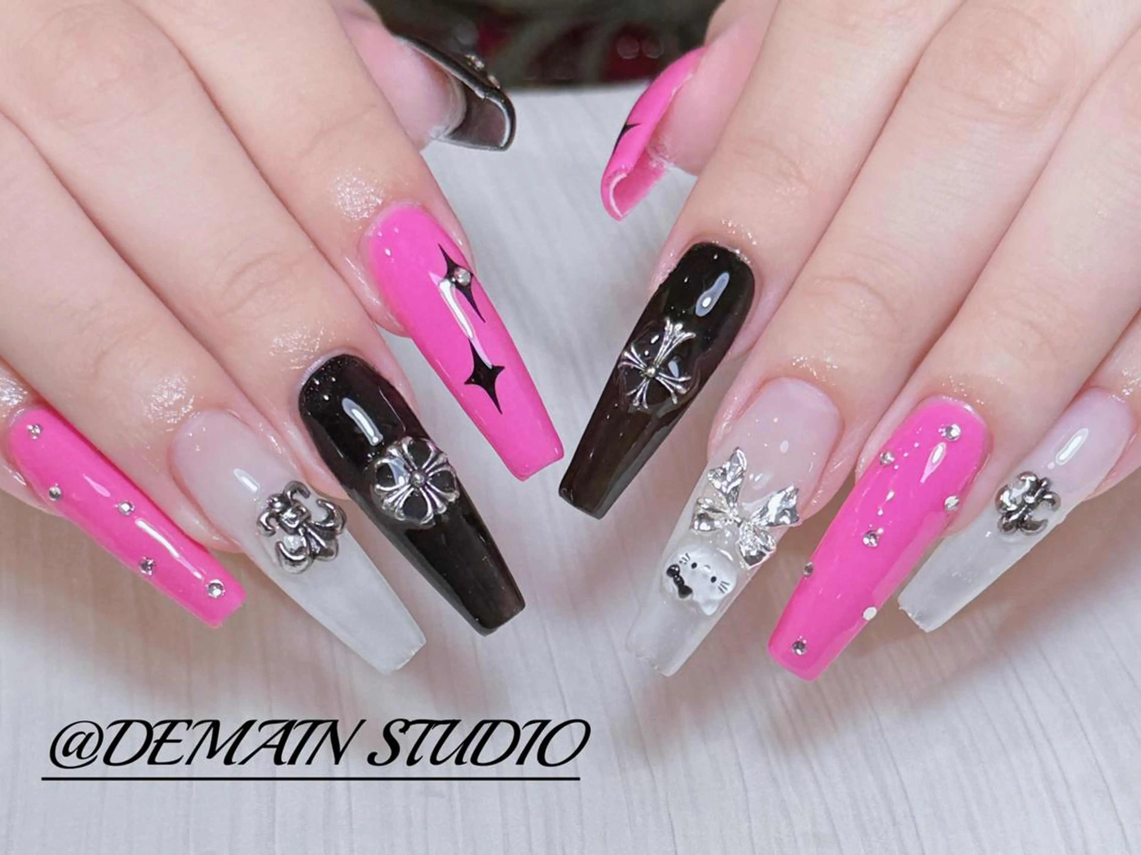 ネイル ハンドネイル ハンドケア DEMAIN- ERIのネイルデザイン