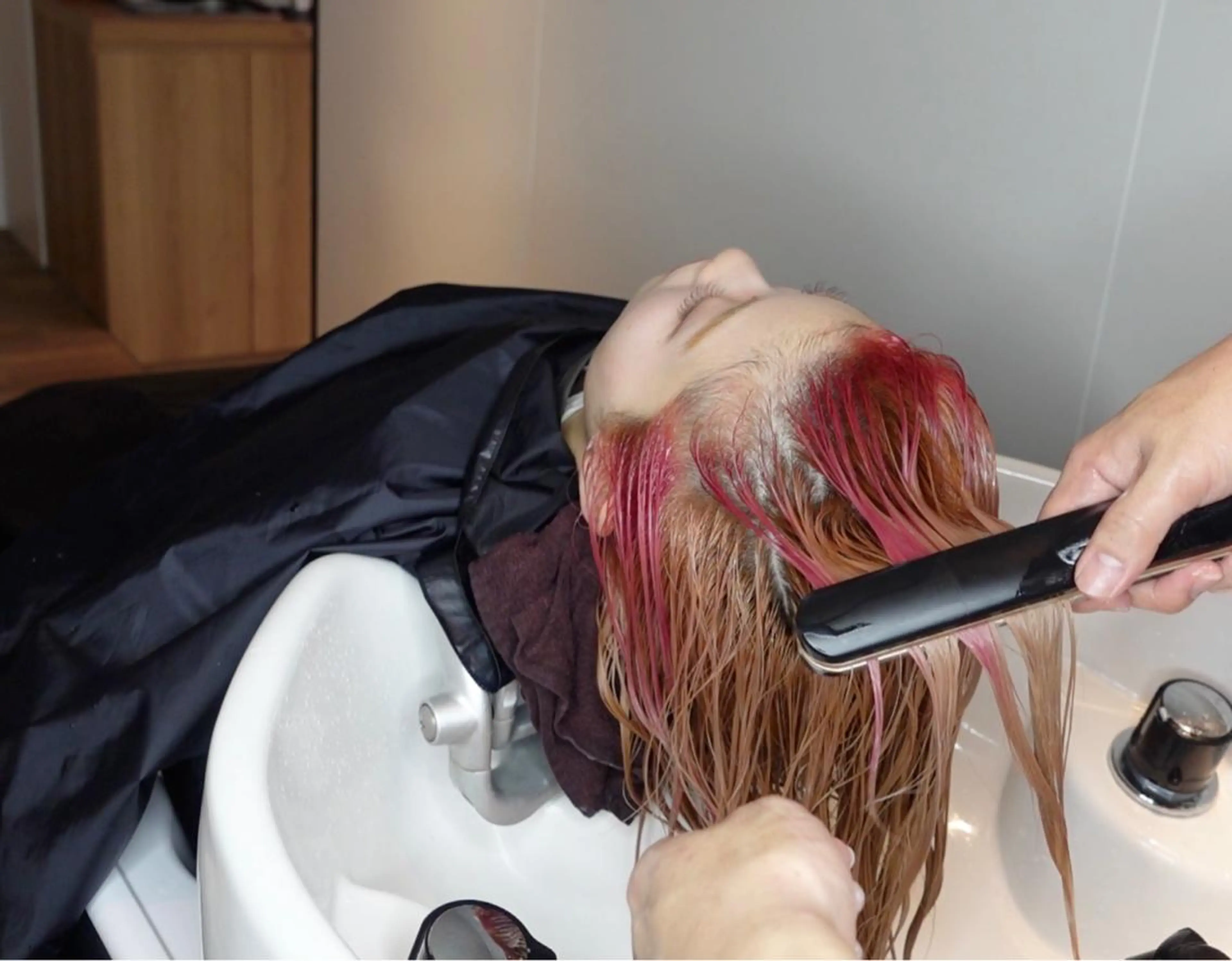 ぱつっとボブ/Wカラ ー/ことこ🍒のヘアスタイル