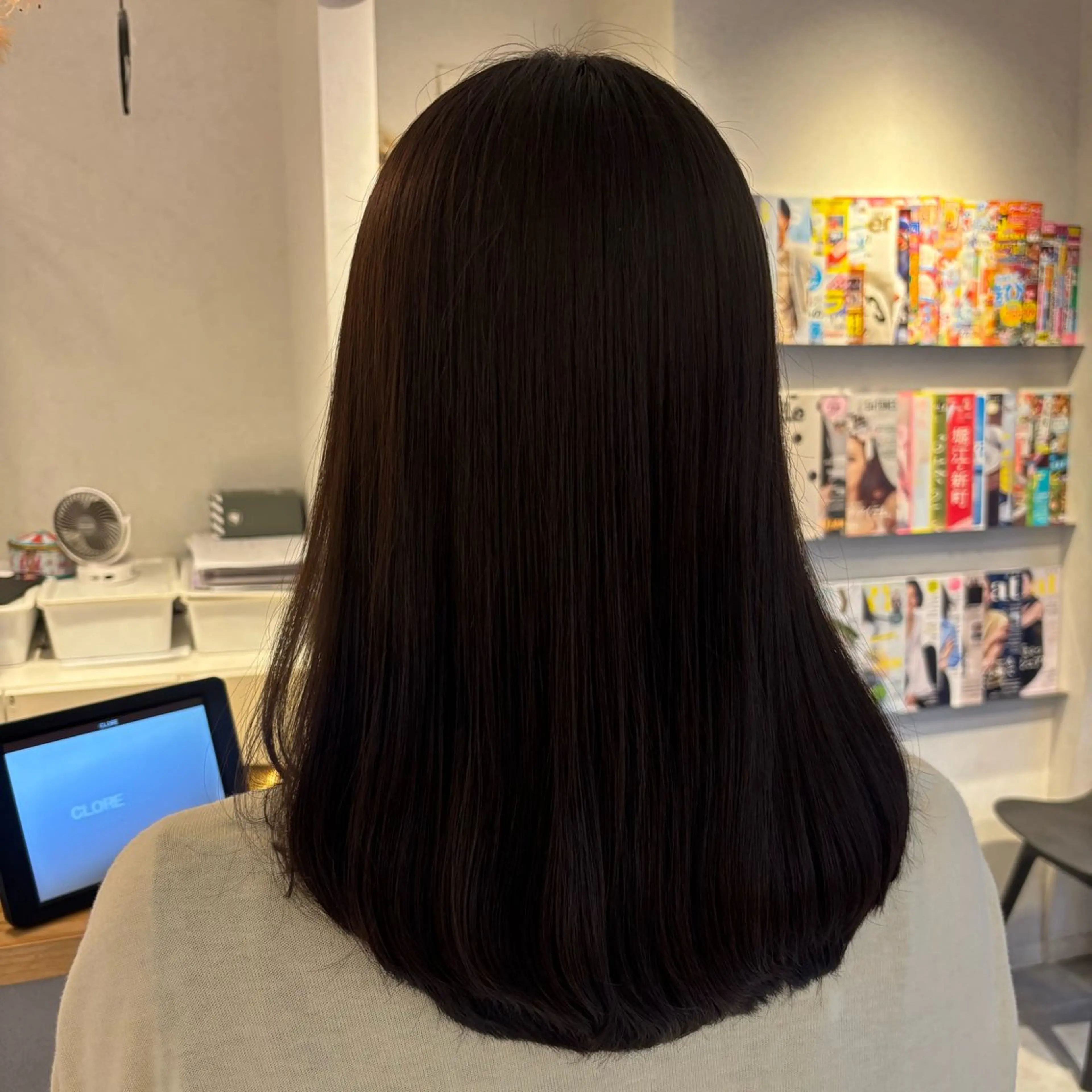 ミディアム カラー オリーブカラー オレンジ カット ヘアカラー 草野 亜弥のヘアスタイル