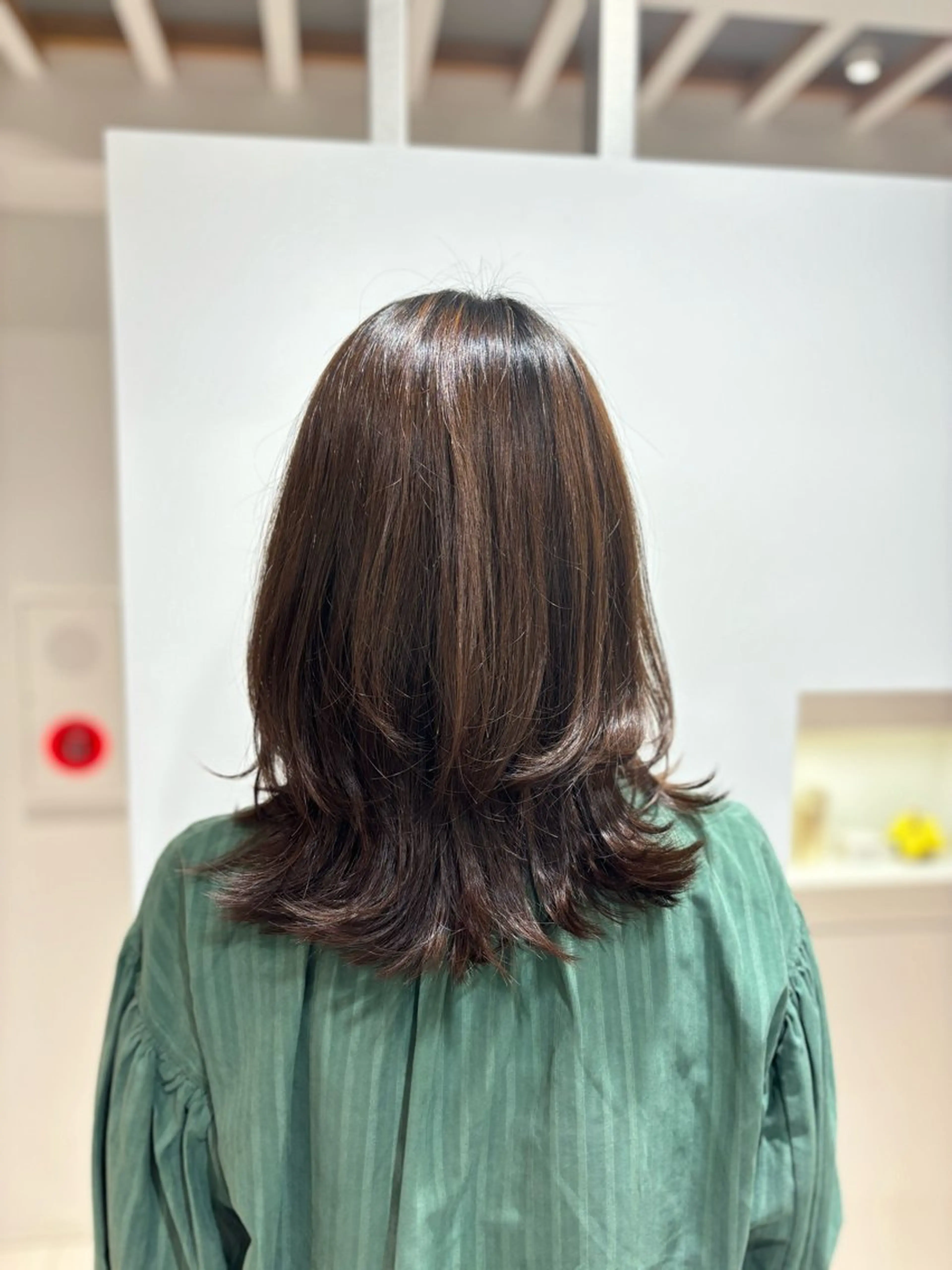 ミディアム カット トリートメント 白土 さくらのヘアスタイル
