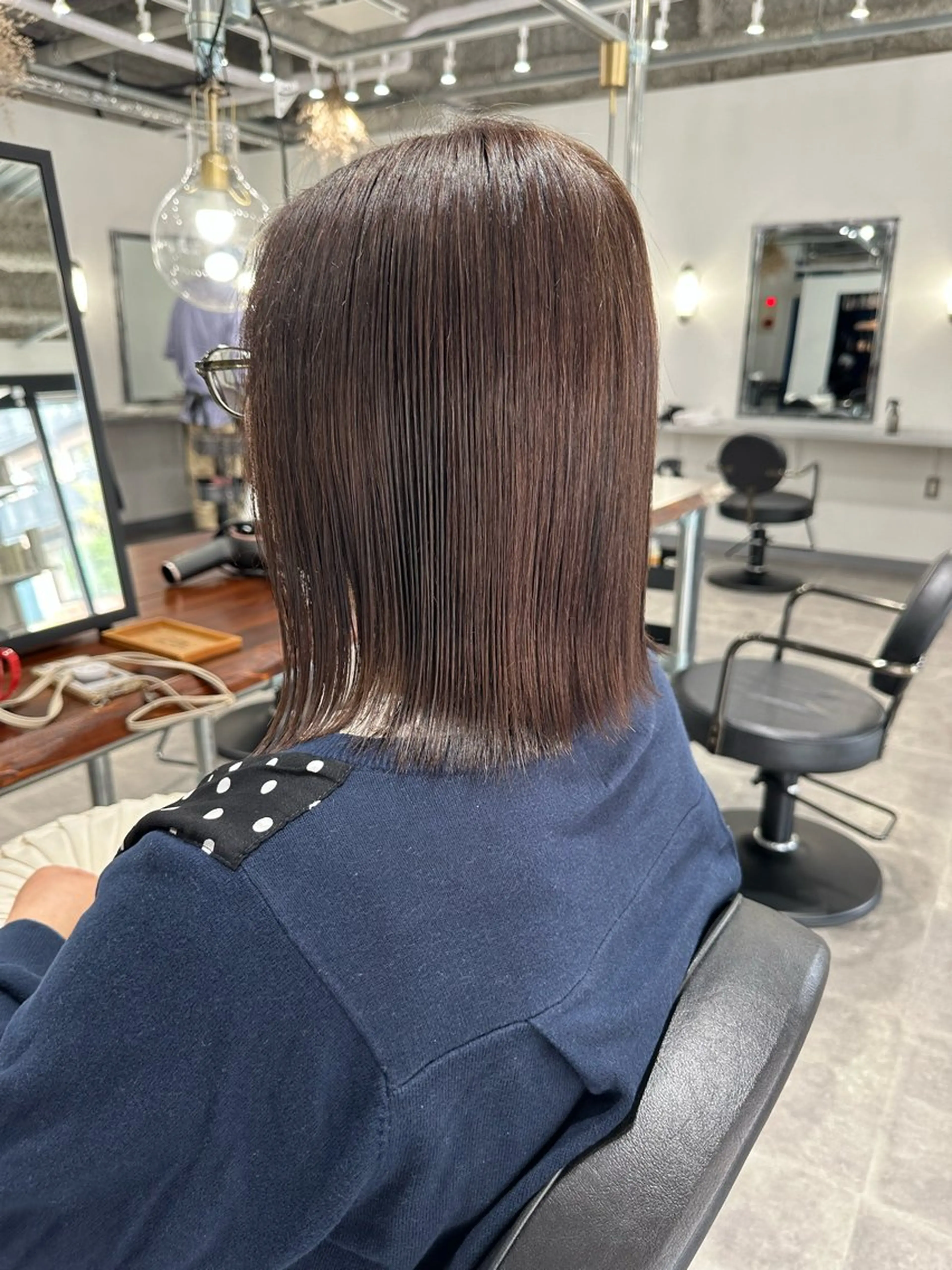 ミディアム カラー ベージュカラー 外ハネヘア 篠崎 佑季のヘアスタイル