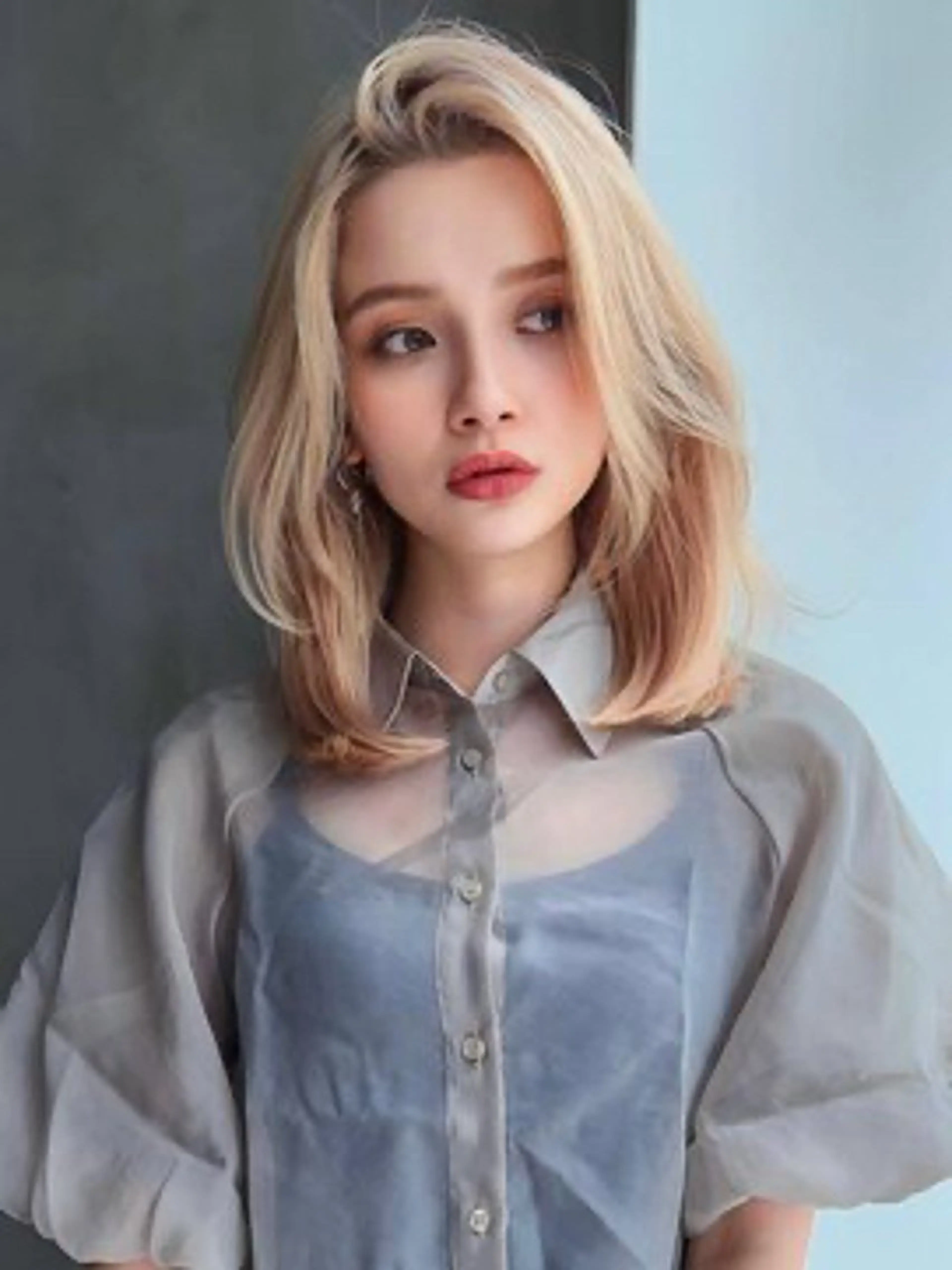 ミディアム カラー ✖️リーアキト LEEAKITO✖️のヘアスタイル