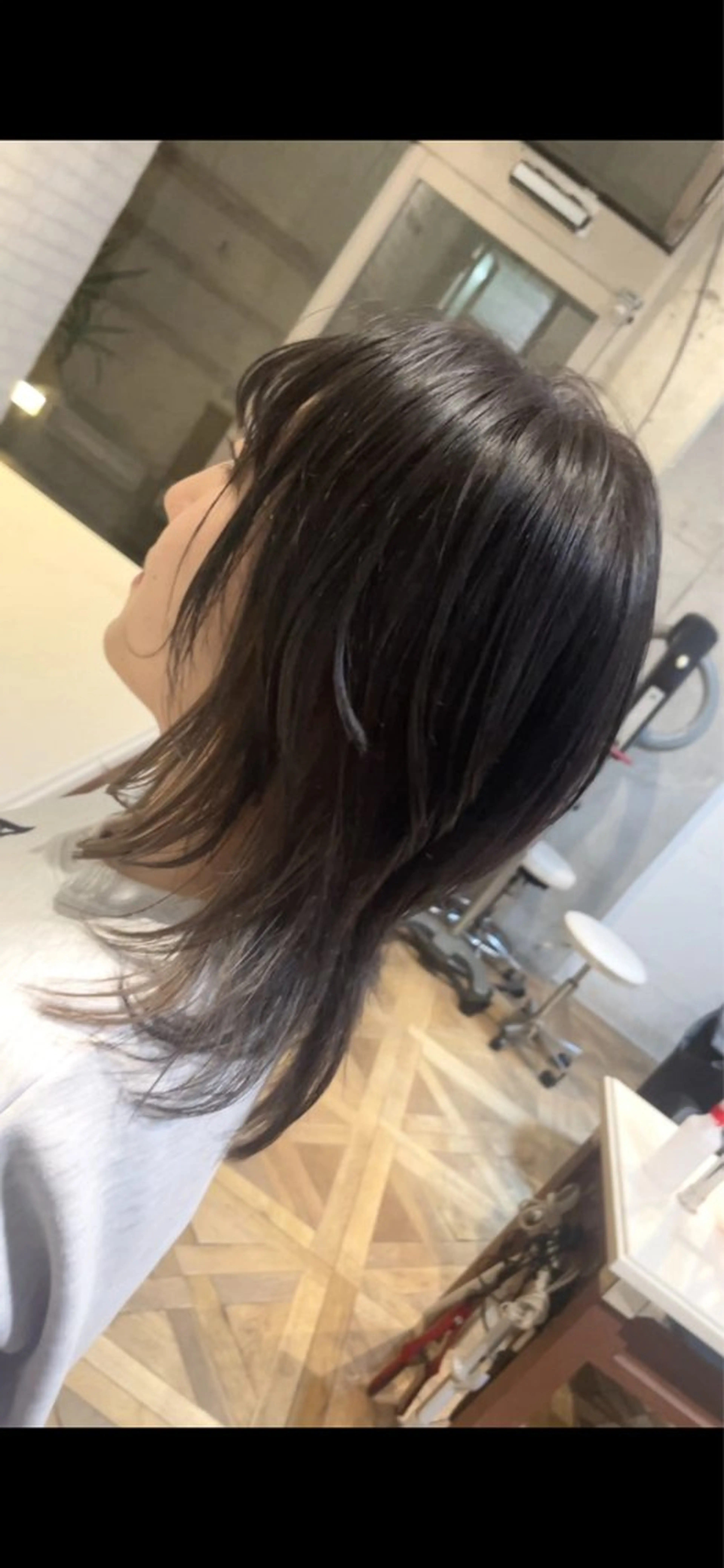 ミディアム カラー ベージュカラー レイヤーカット ウルフカット カット ヘアカラー トリートメント BEBE所属・ご新規様限定 透明感カラーKANAのヘアスタイル