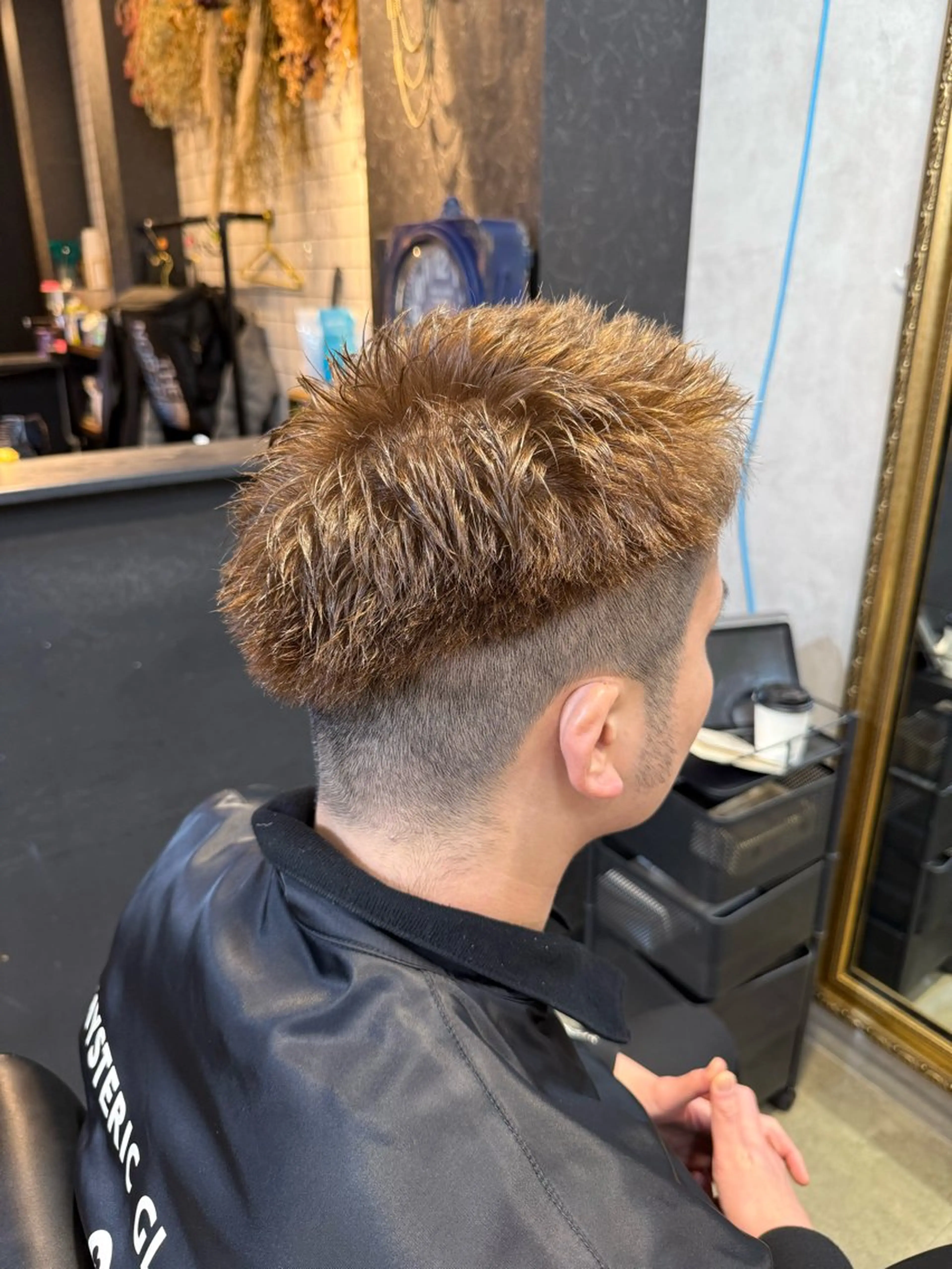 ショート カラー メンズ メンズブリーチ ベージュカラー ブリーチ ヘアカラー オルソーヘアー所属・mako /カラーモデル募集中のヘアスタイル