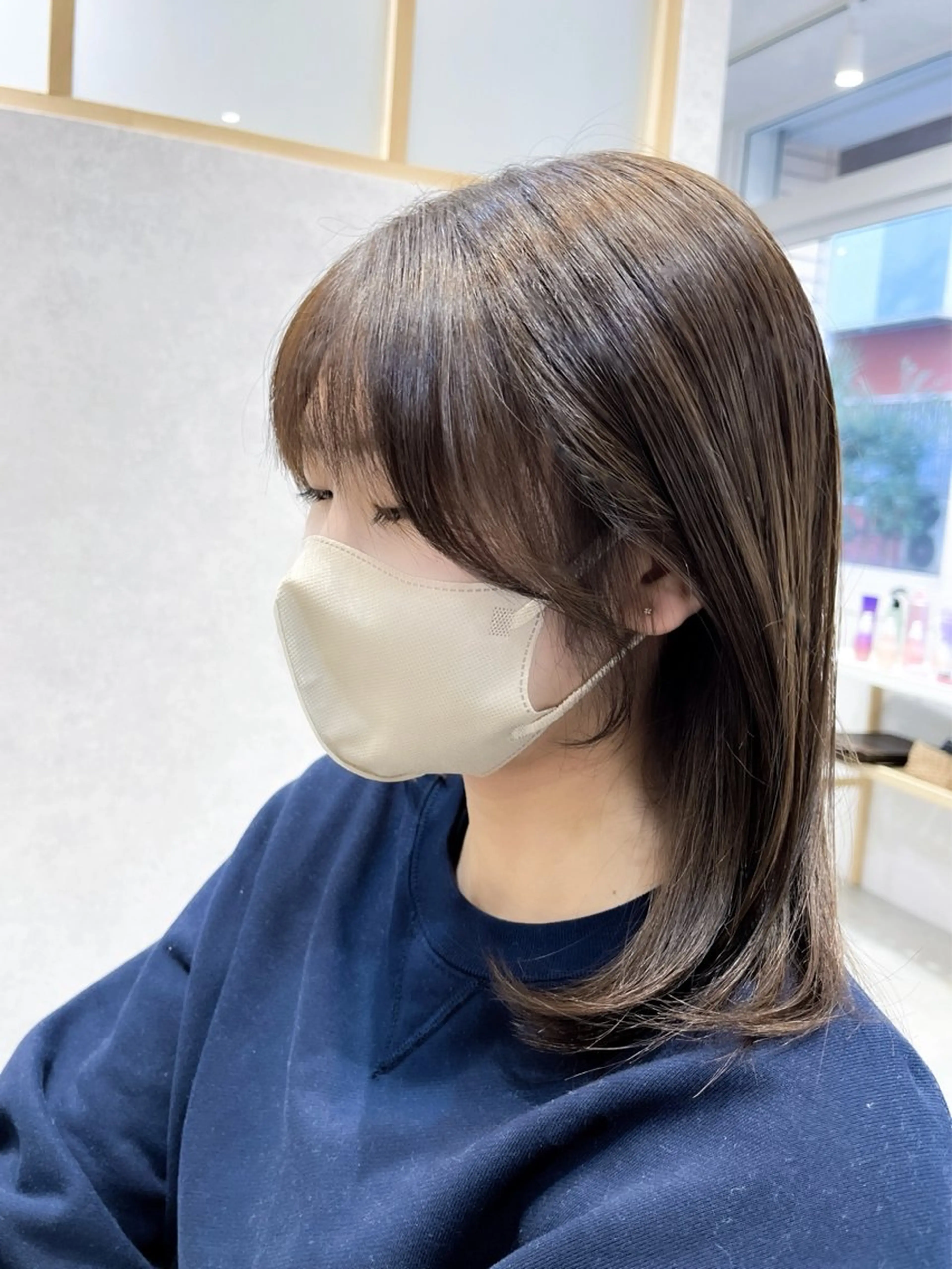 ミディアム カット ヘアカラー トリートメント 透明感カラー／韓国 レイヤーmomokaのヘアスタイル