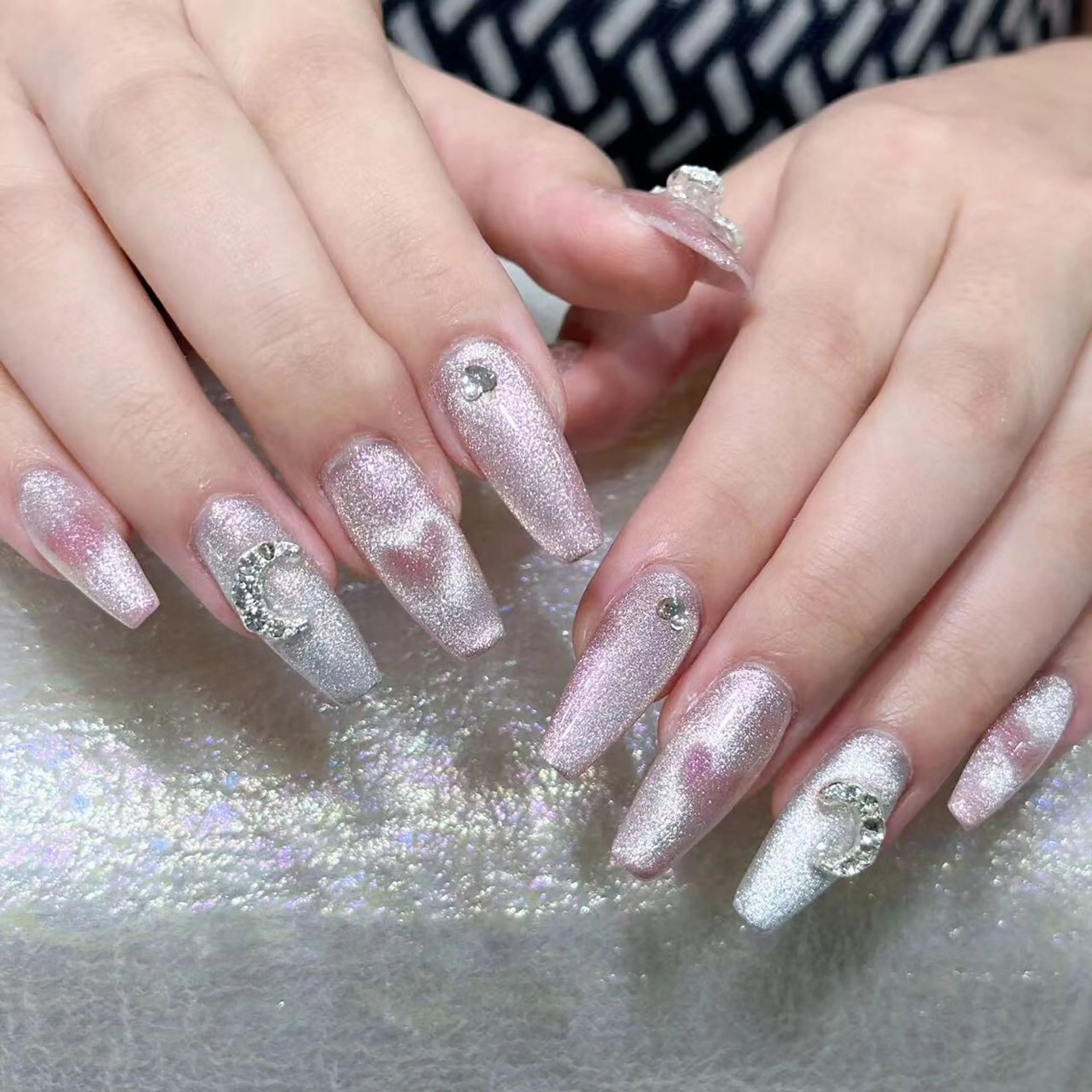 ネイル ハンドネイル Queens テイのネイルデザイン