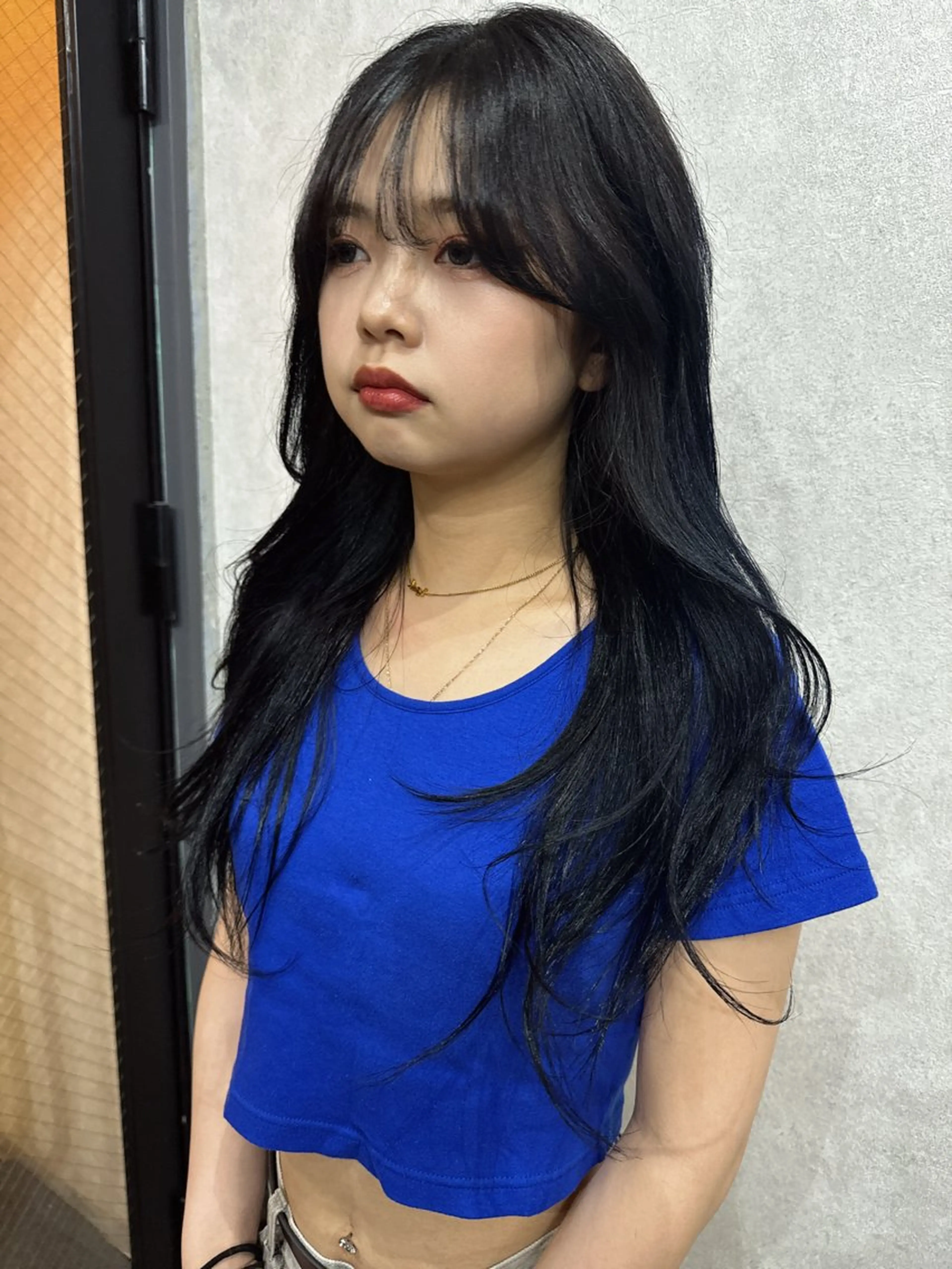 ロング カラー 黒髪 ブルーカラー ブルーブラック レイヤーカット AIRI layer cut hairのヘアスタイル