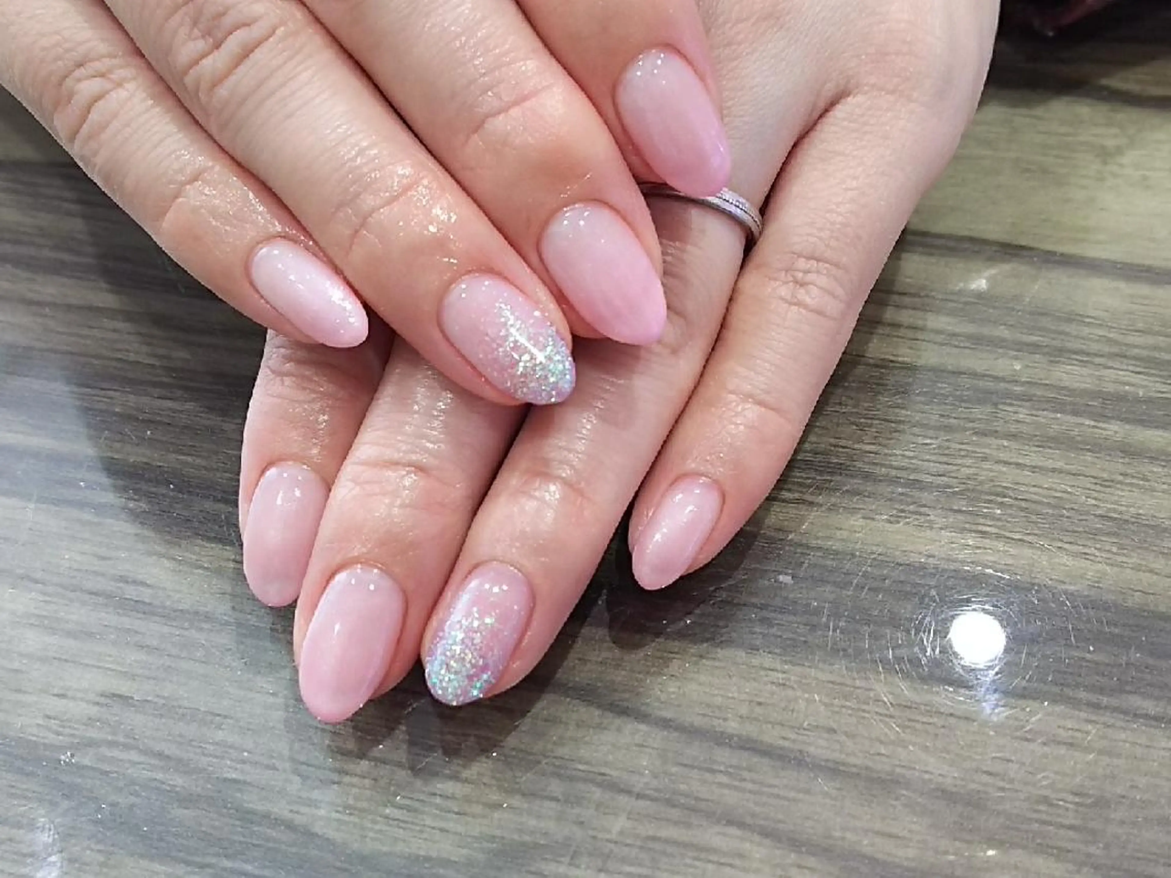 ネイル グラデーション ラメ(グリッター) ラメグラデーション Progress Nailのヘアスタイル
