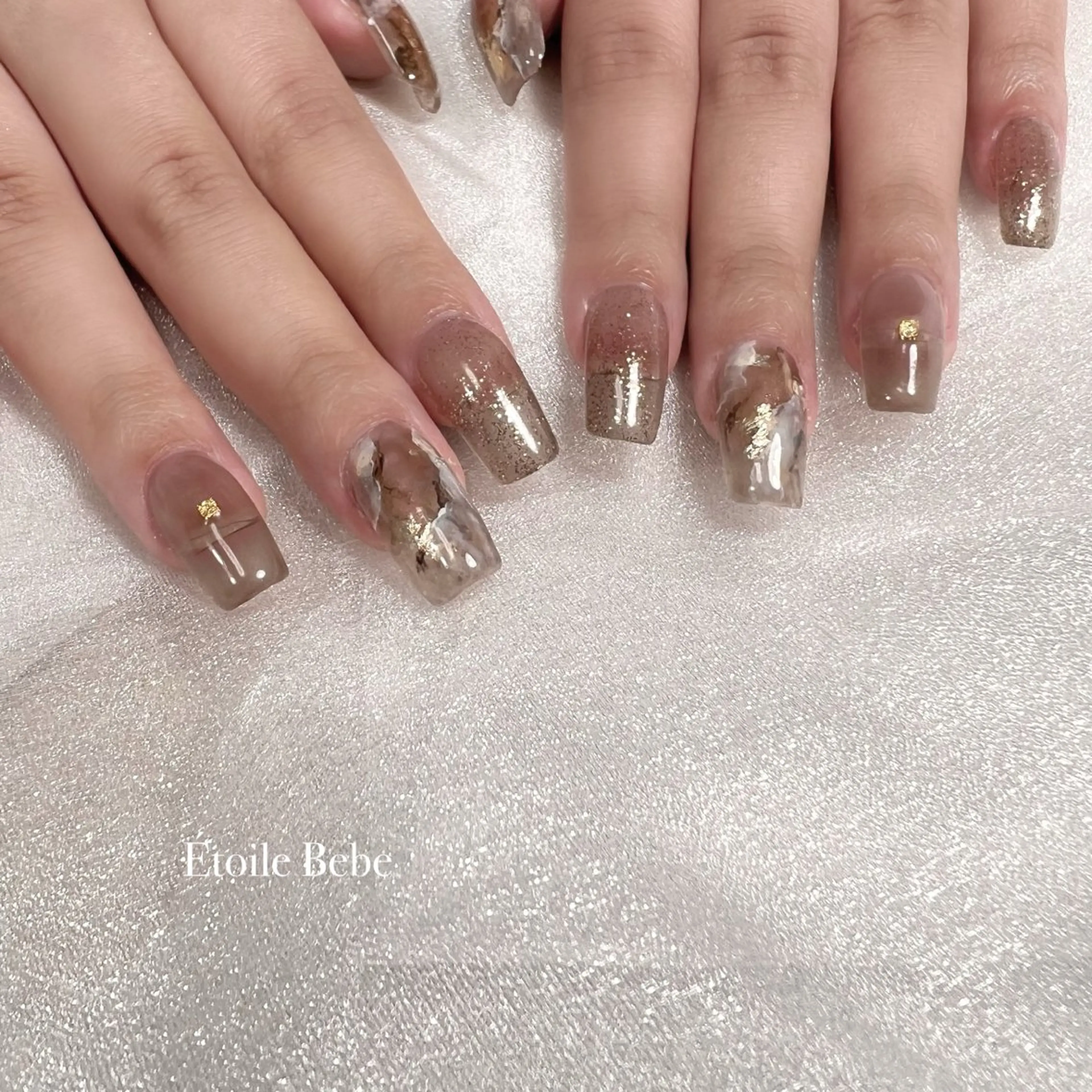 ネイル ブラウン ニュアンスネイル ハンドネイル Étoile Bebeのネイルデザイン