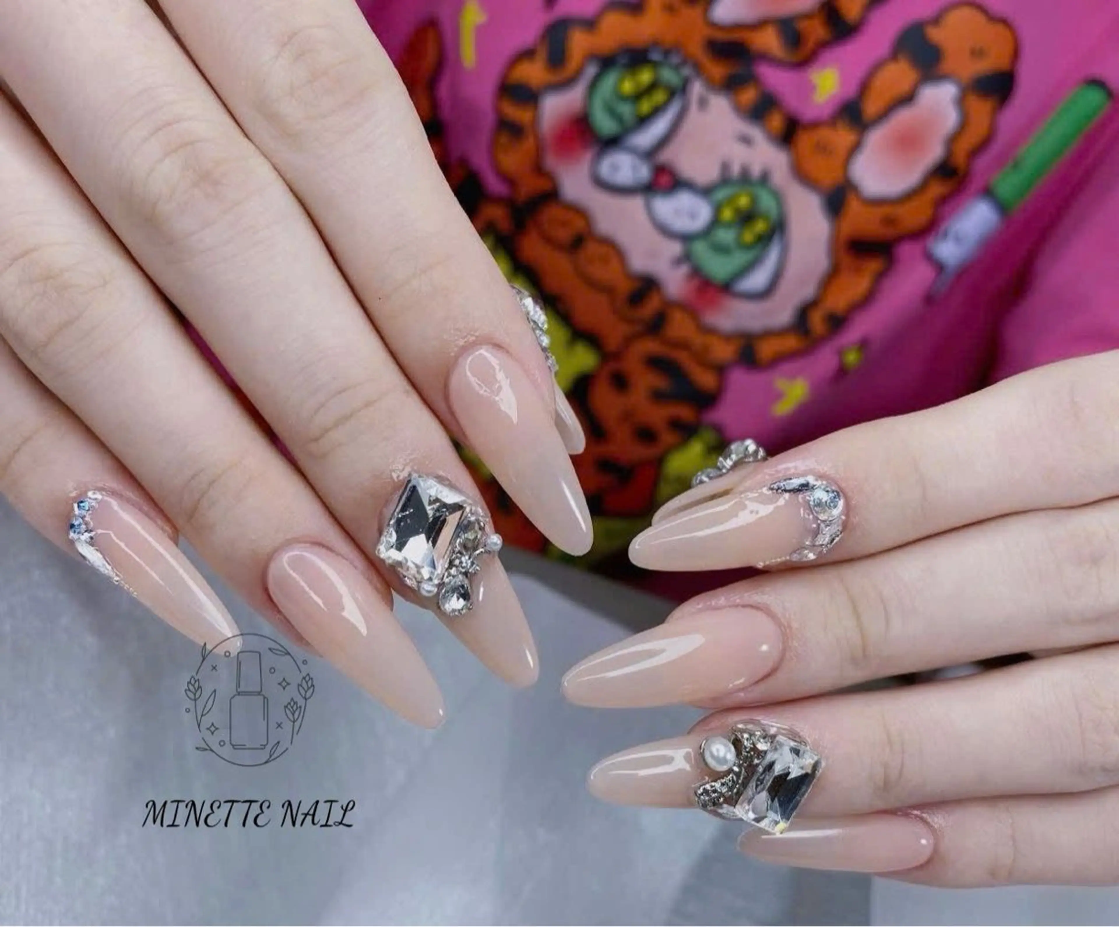 ネイル フレンチネイル ジェルネイル マグネットネイル 持ち込み ニュアンスネイル Minette Nailのネイルデザイン