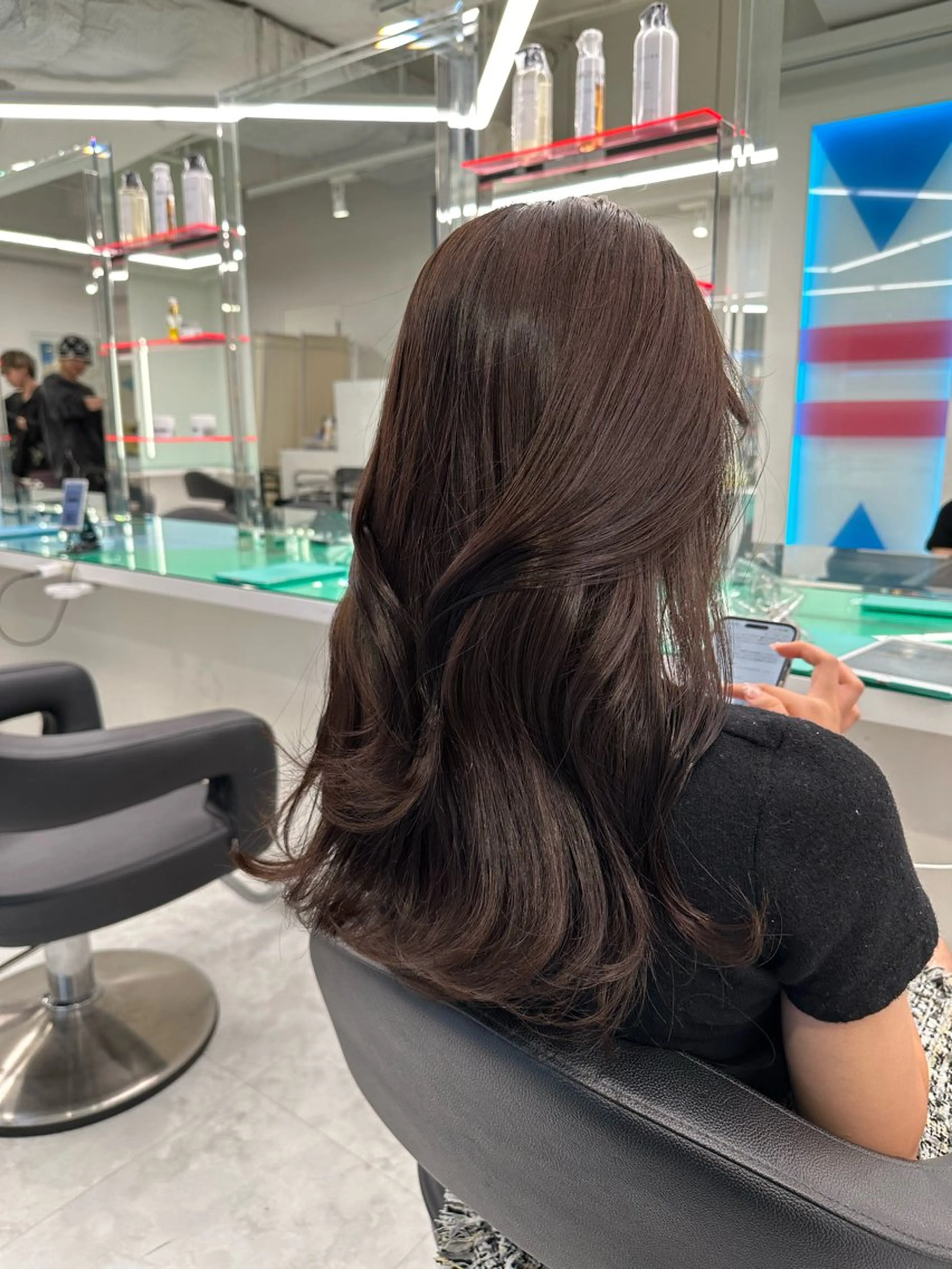 ロング カラー ヘアアレンジ 🌈艶カラー/ 韓国風レイヤーカットのヘアスタイル