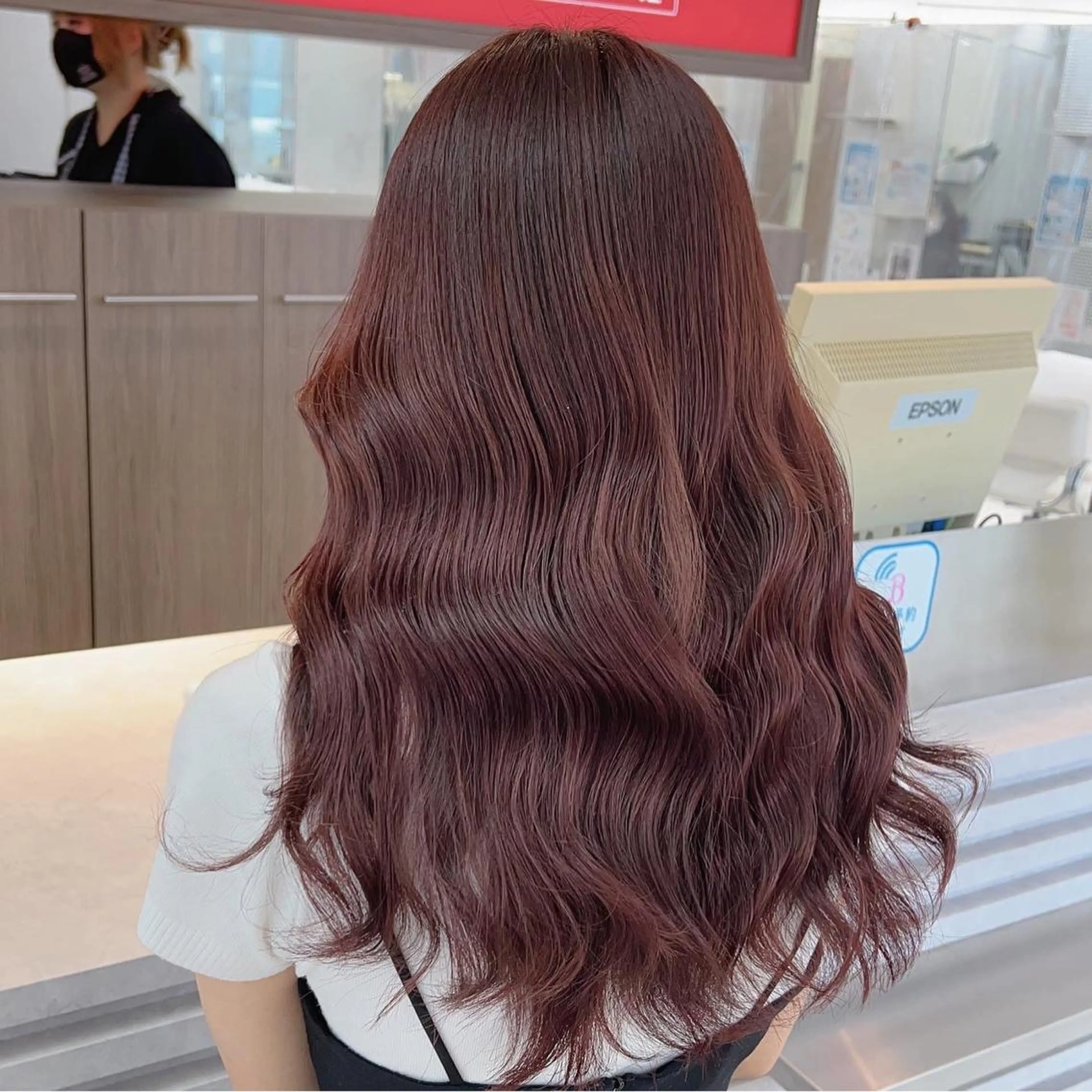 セミロング カラー セミロングパーマ ブリーチ 透明感カラー ブリーチなしカラー ヘアカラー トリートメント 艶髪レイヤー屋さん 大澤竜馬のヘアスタイル