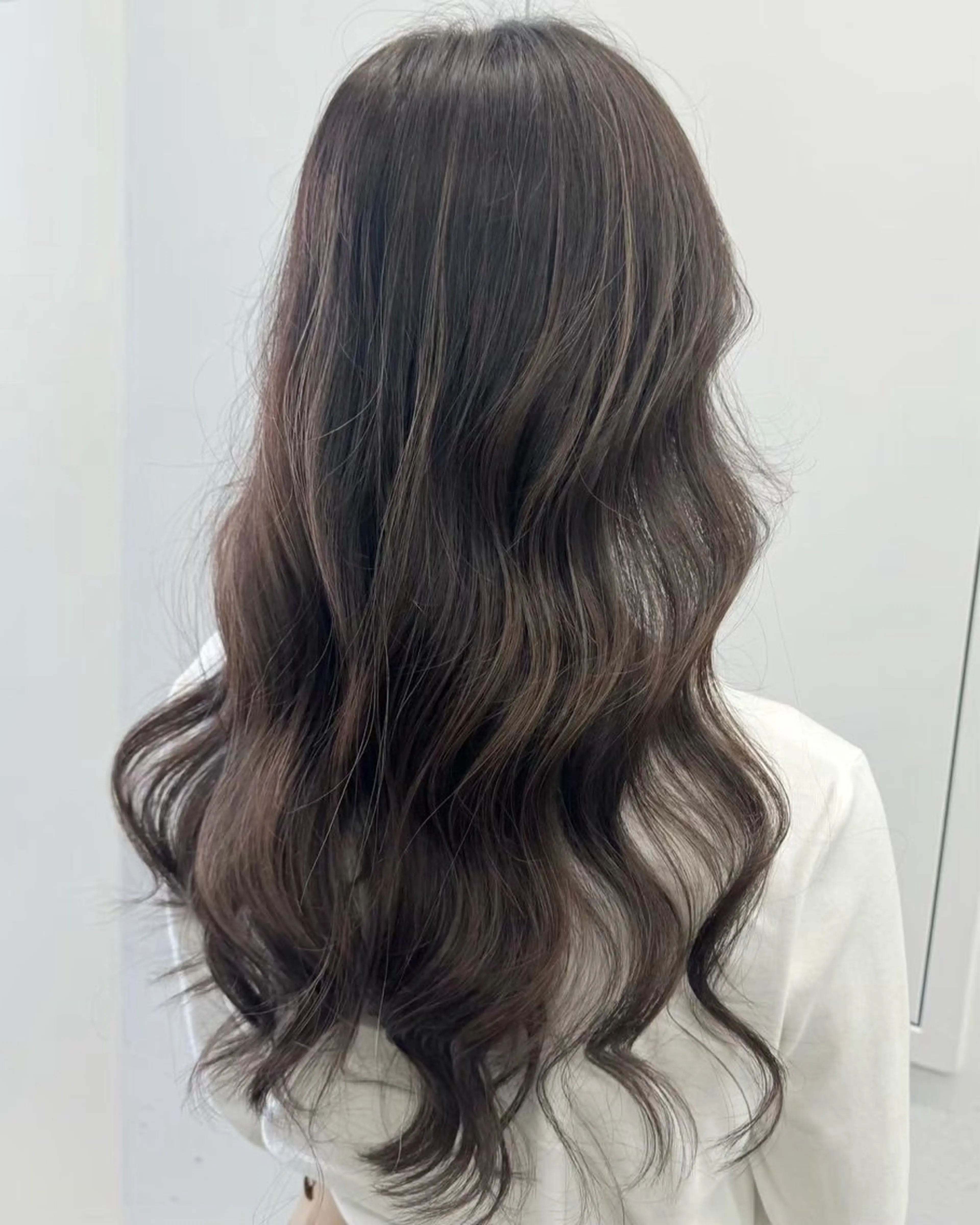 ロング カラー パーマ カット パーマ トリートメント ヘッドスパ 縮毛矯正✨ 透明感カラー✨山下のヘアスタイル