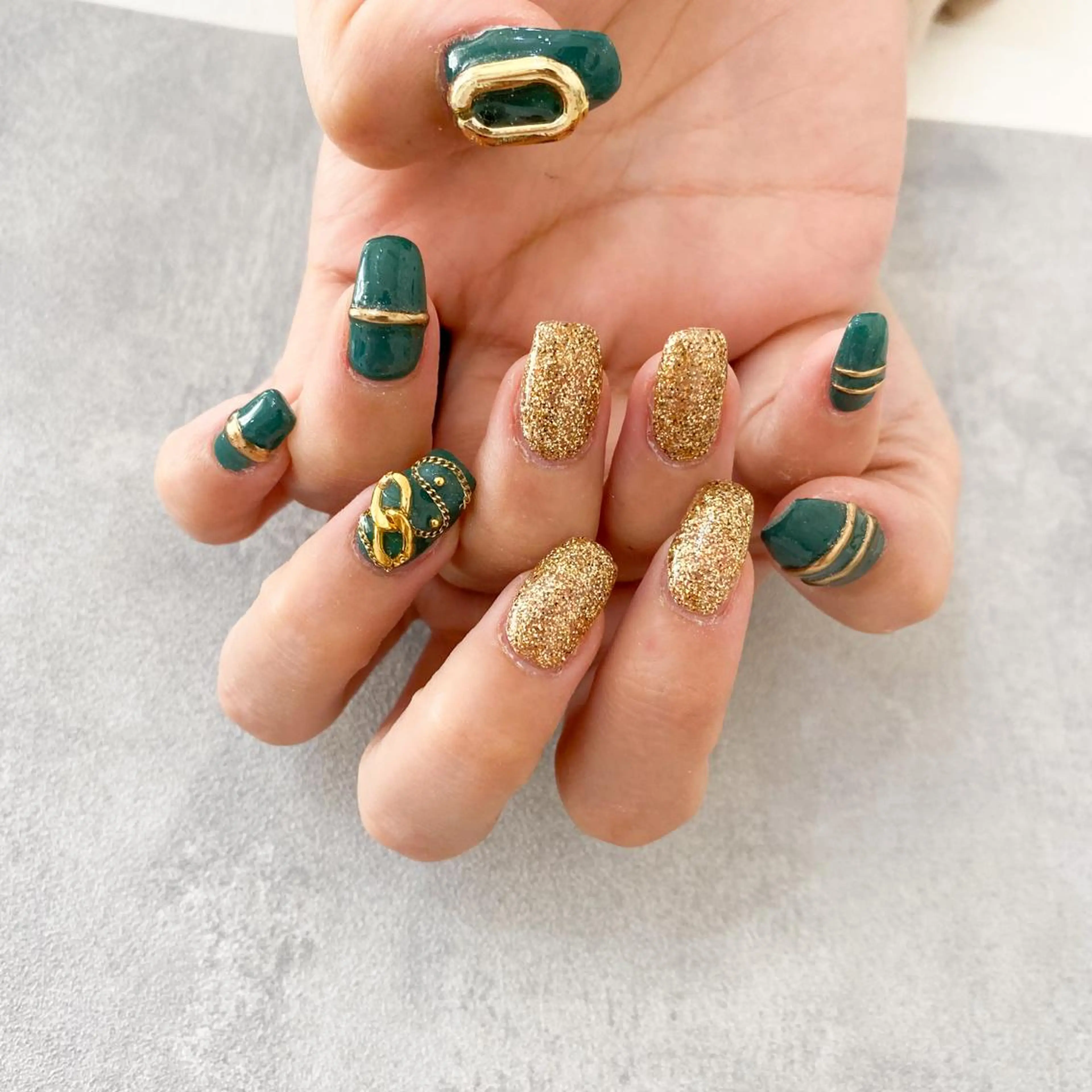 ネイル ハンドネイル ゴテゴテ💙ワンホン リオナのネイルデザイン