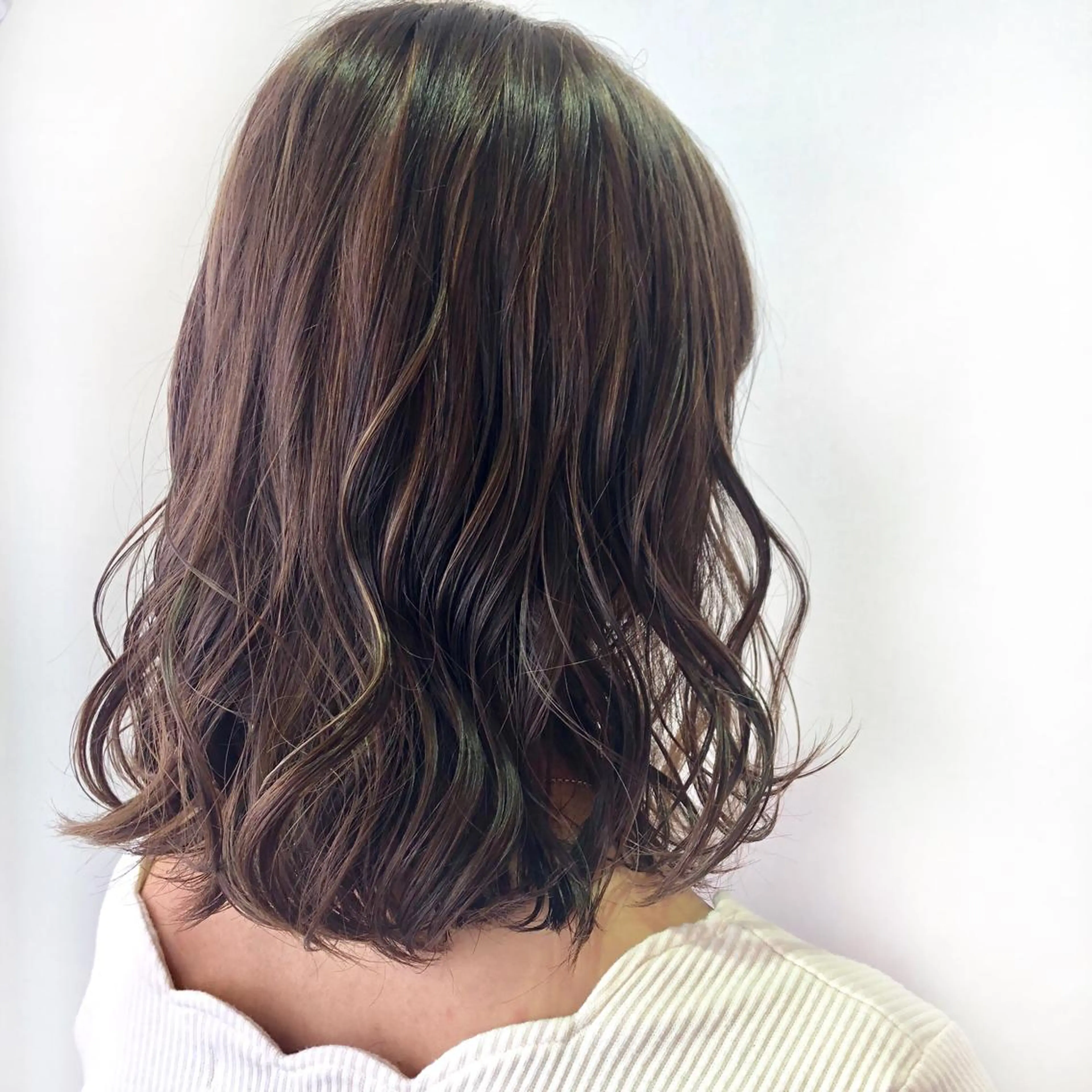 ミディアム カラー ハイライトカラー ハイライト カット トリートメント ベージュ/インナー カラー🤍Rieのヘアスタイル