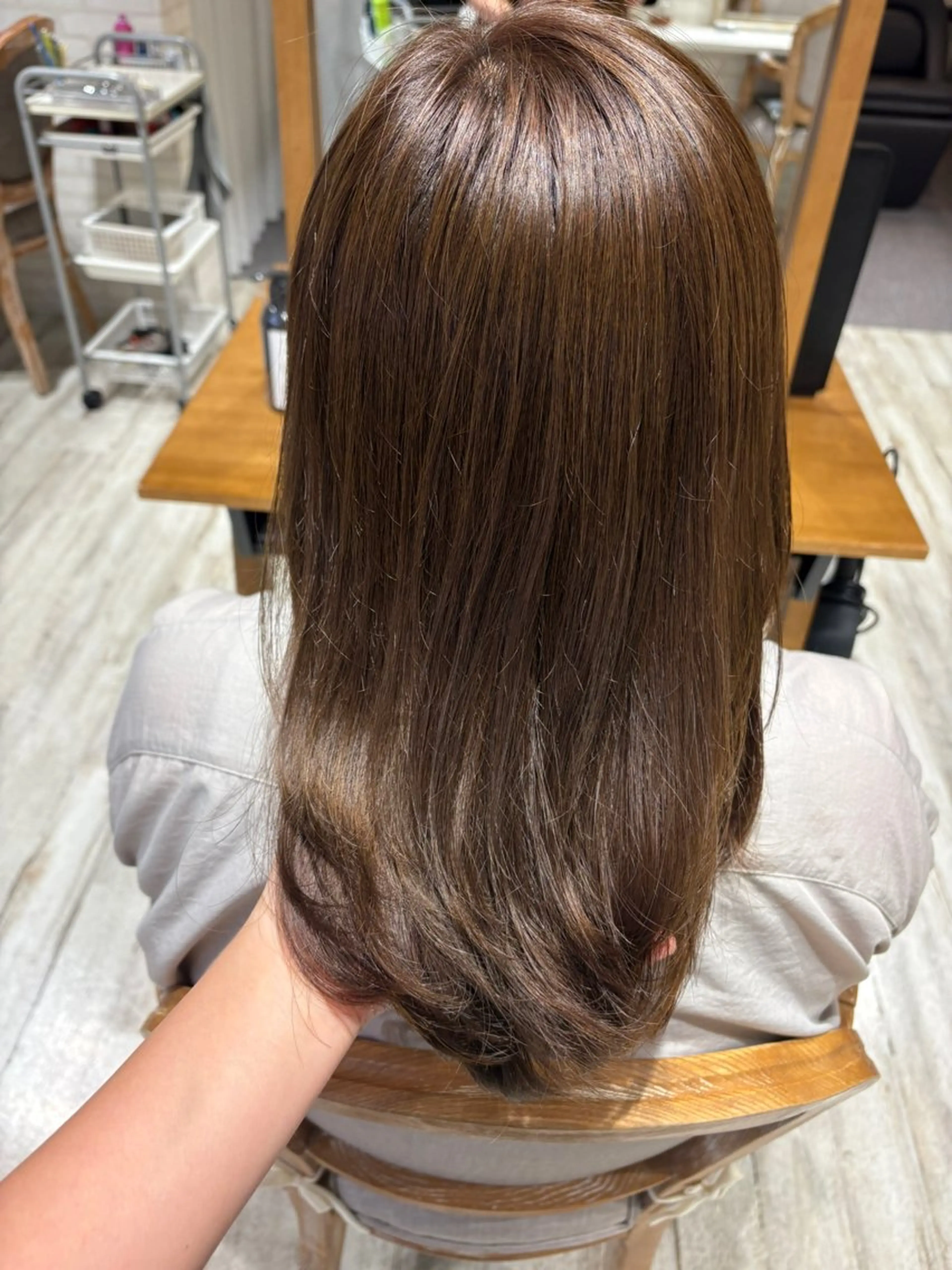ミディアム ミディアムレイヤー レイヤーカット カット abilita HIRARIのヘアスタイル