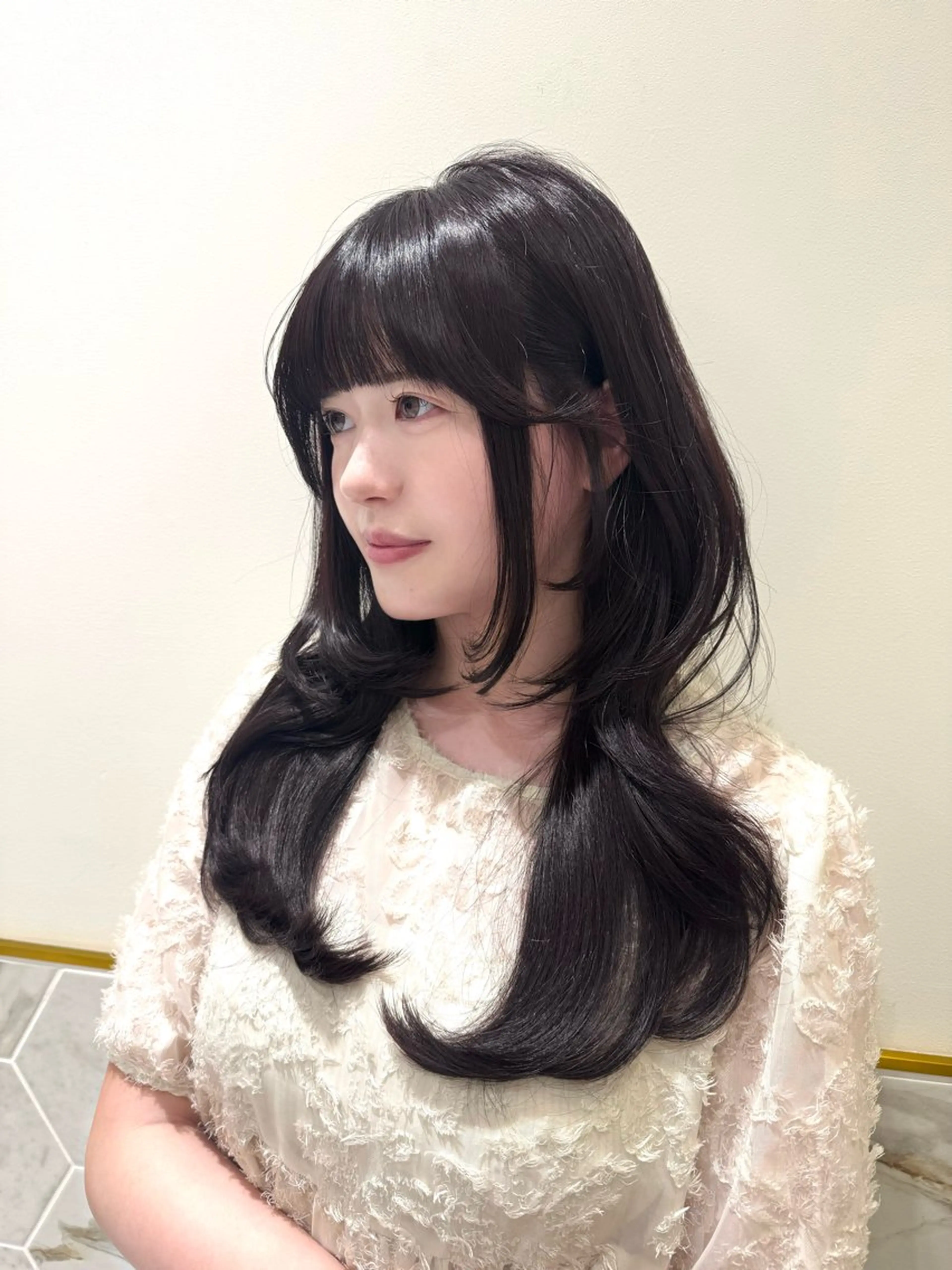 ロング カラー ブラウンカラー ラベンダーカラー レイヤーカット カット ヘアカラー costes 今井芽依のヘアスタイル
