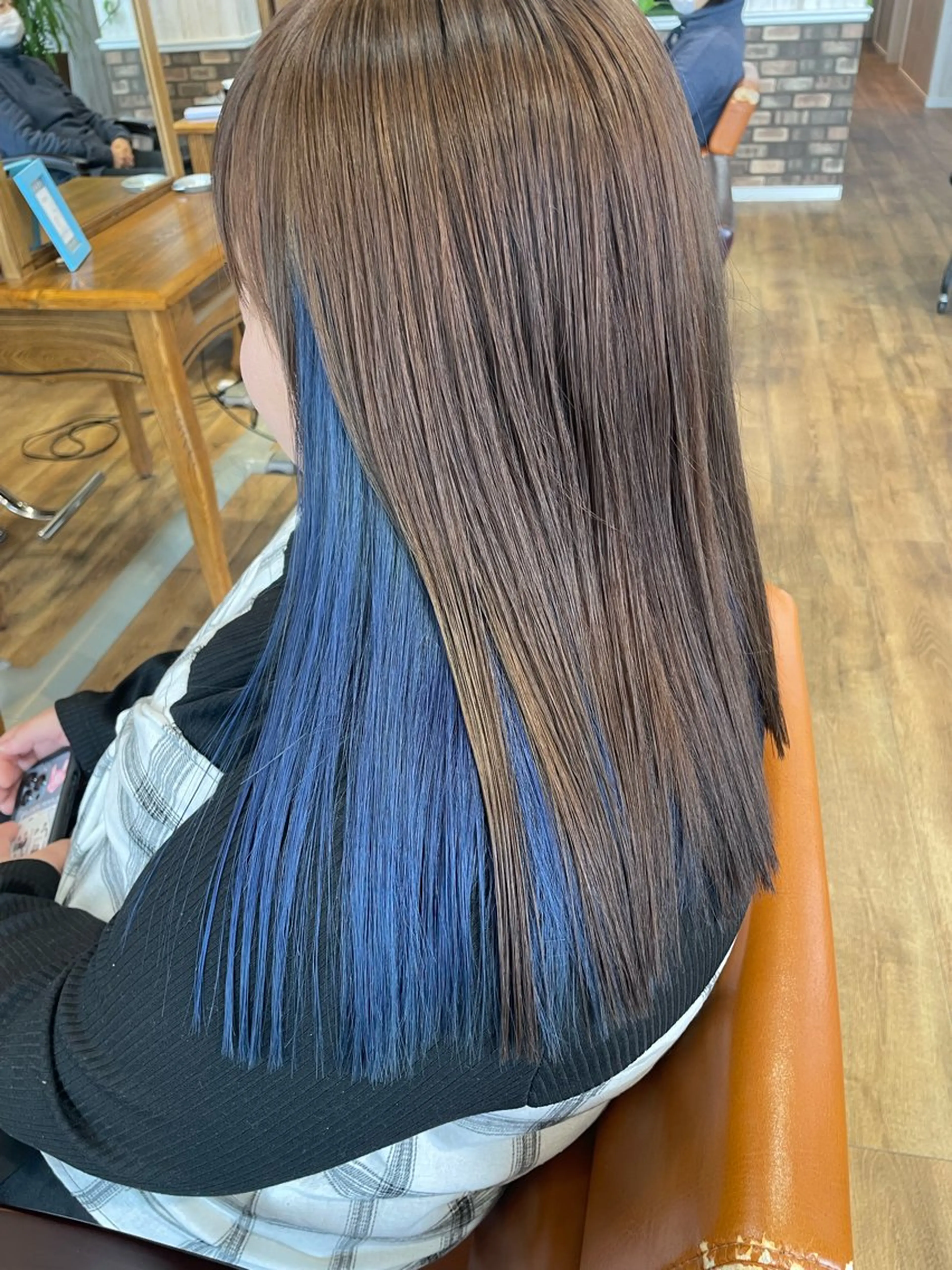 ロング カラー アッシュ ブルーカラー インナーカラー カット ヘアカラー Agu hair lucca所属・白取 太一のヘアスタイル