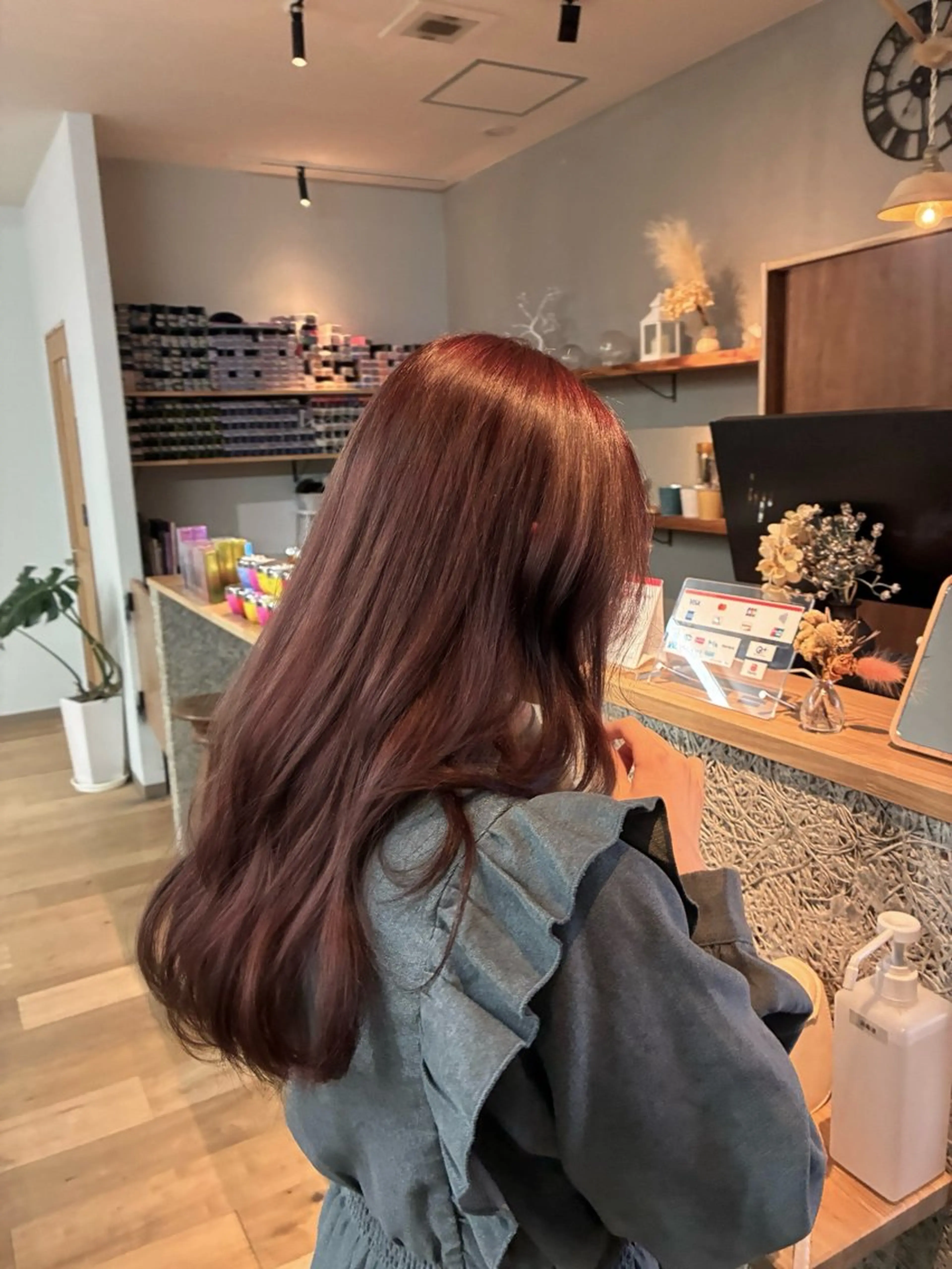 セミロング ヘアカラー nanami🎀/ ふんわりカラーのヘアスタイル