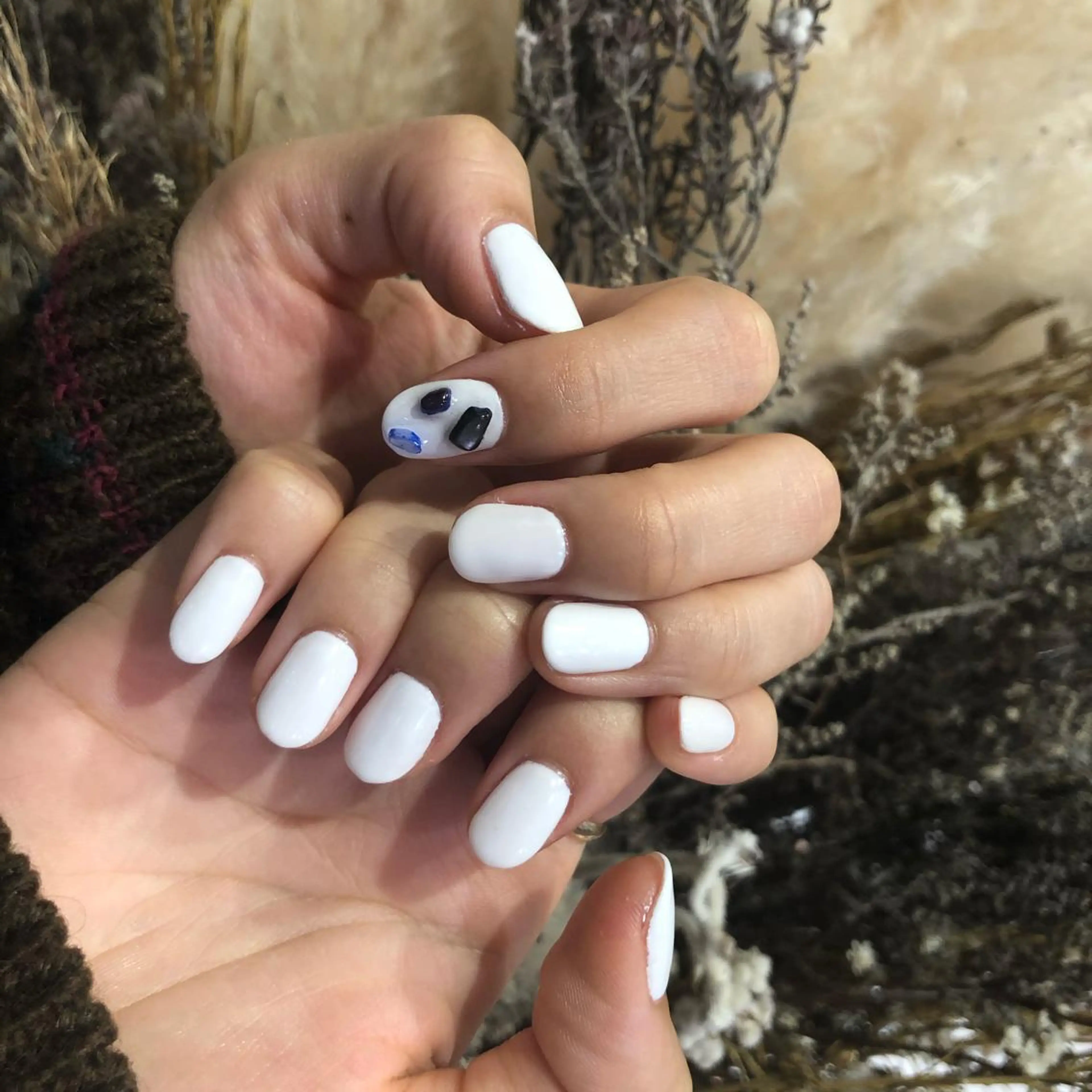 ネイル ホワイト Classy【クラッシー】所属・Classy: Mizukiのネイルデザイン