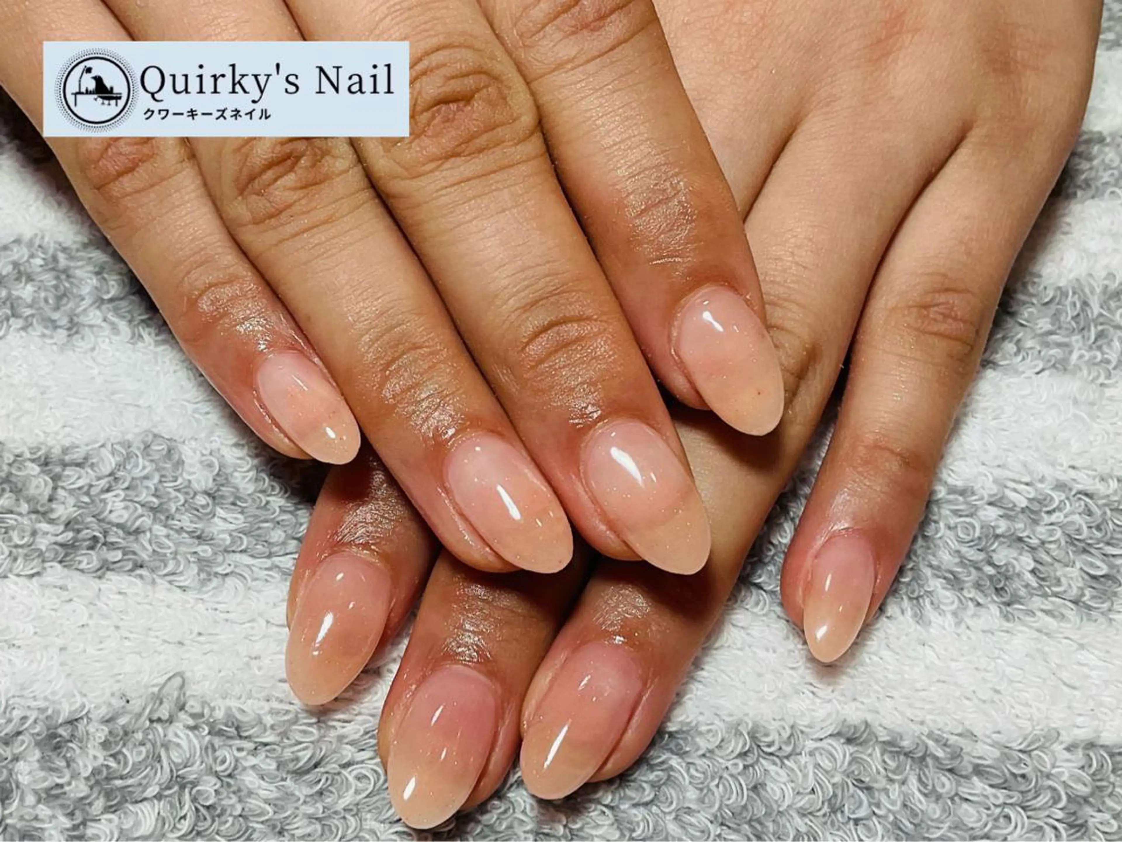 ネイル アートネイル ジェルネイル グラデーション ホログラムネイル キラキラネイル Quirky's Nail【栄店】のネイルデザイン