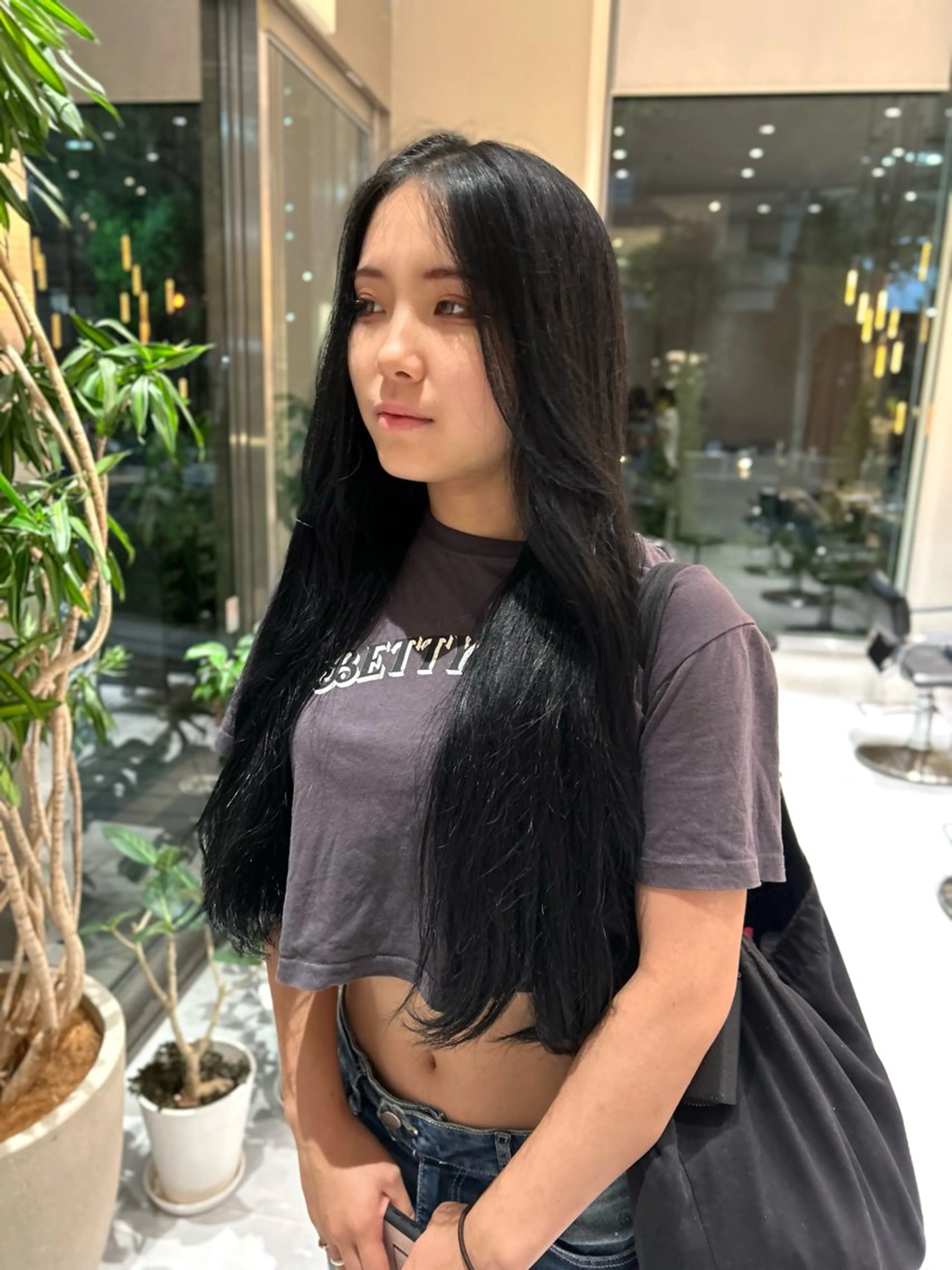 ロング カラー 黒髪 ブルーカラー ブルーブラック カット ヘアカラー トリートメント ヘアセット 風香🪼レイヤー /透明感カラーのヘアスタイル